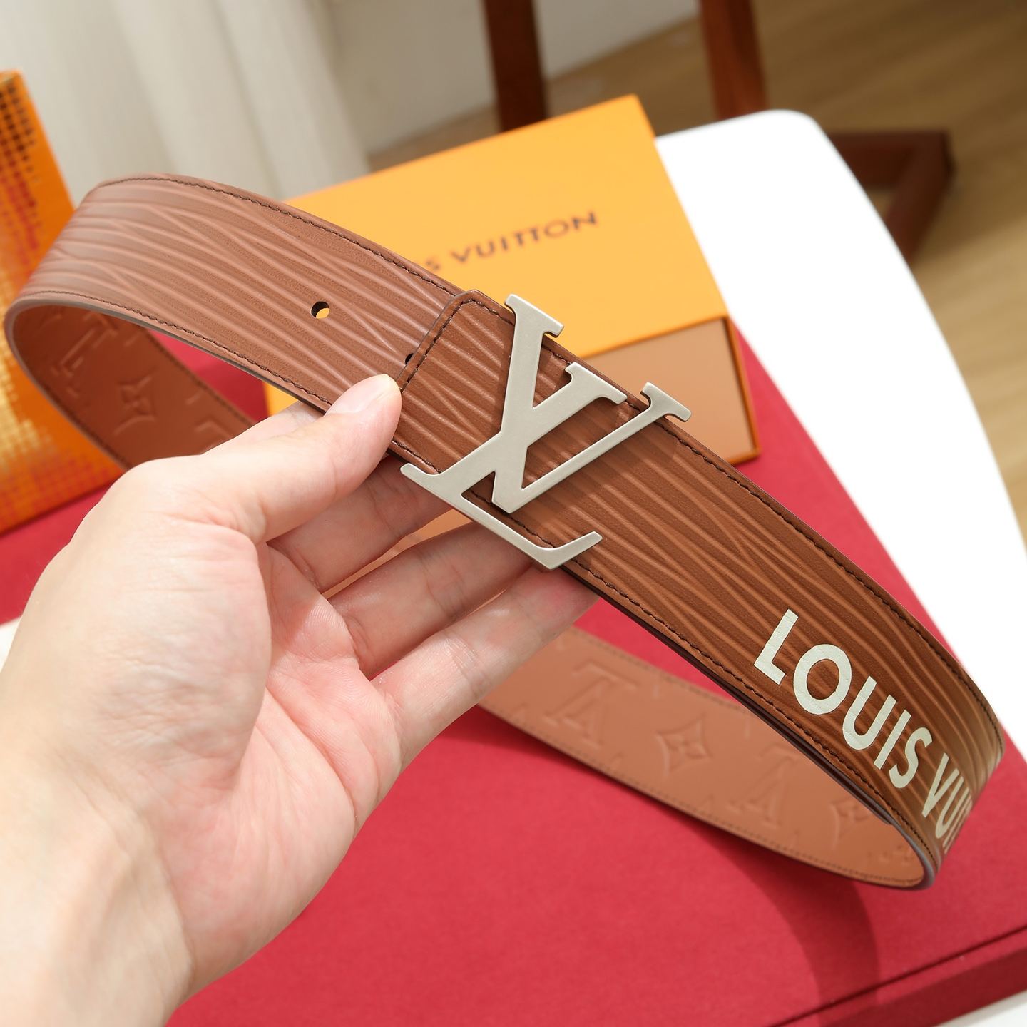 Louis Vuitton LV Initials 40mm Reversible Belt Tan Brown（M8271U）
