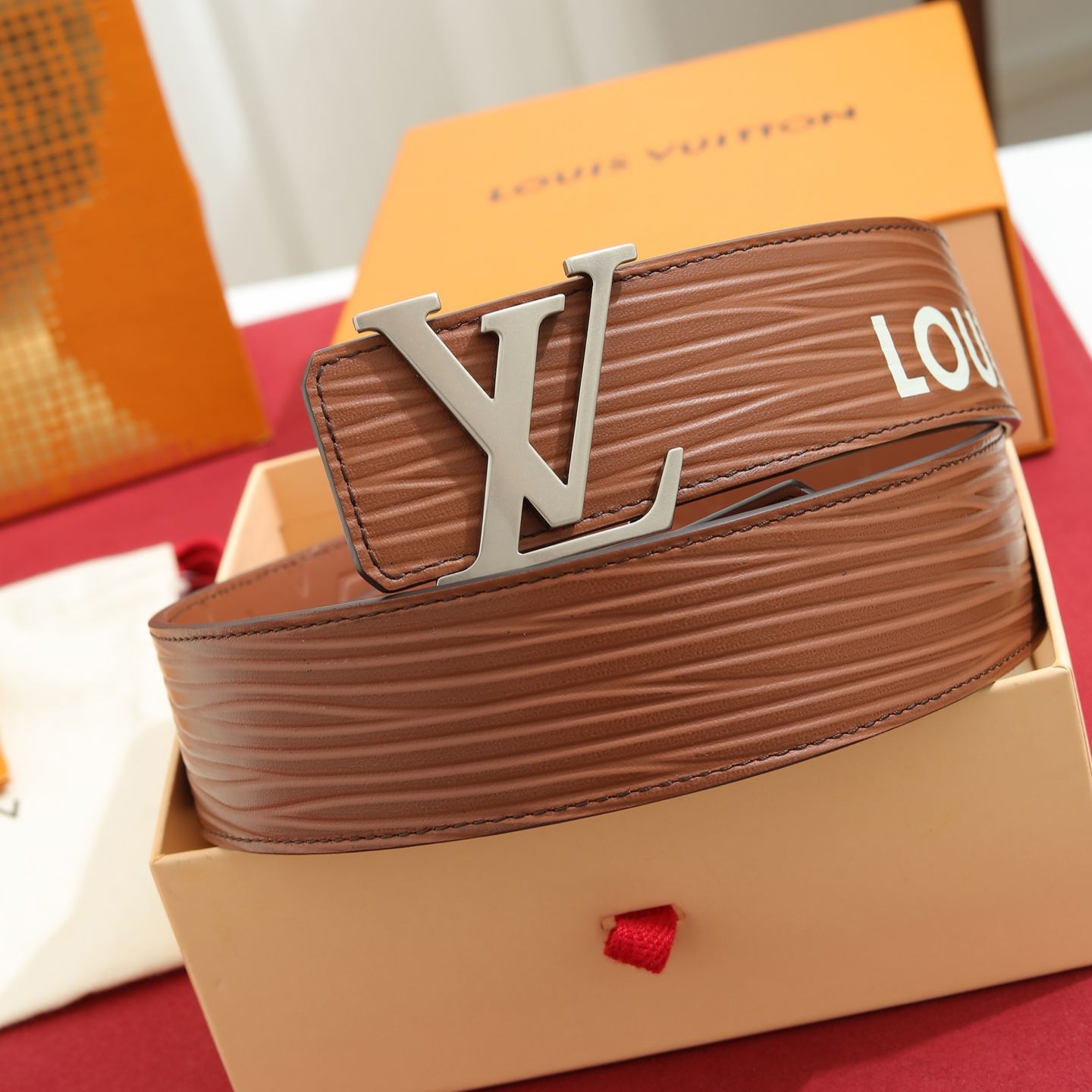 Louis Vuitton LV Initials 40mm Reversible Belt Tan Brown（M8271U）