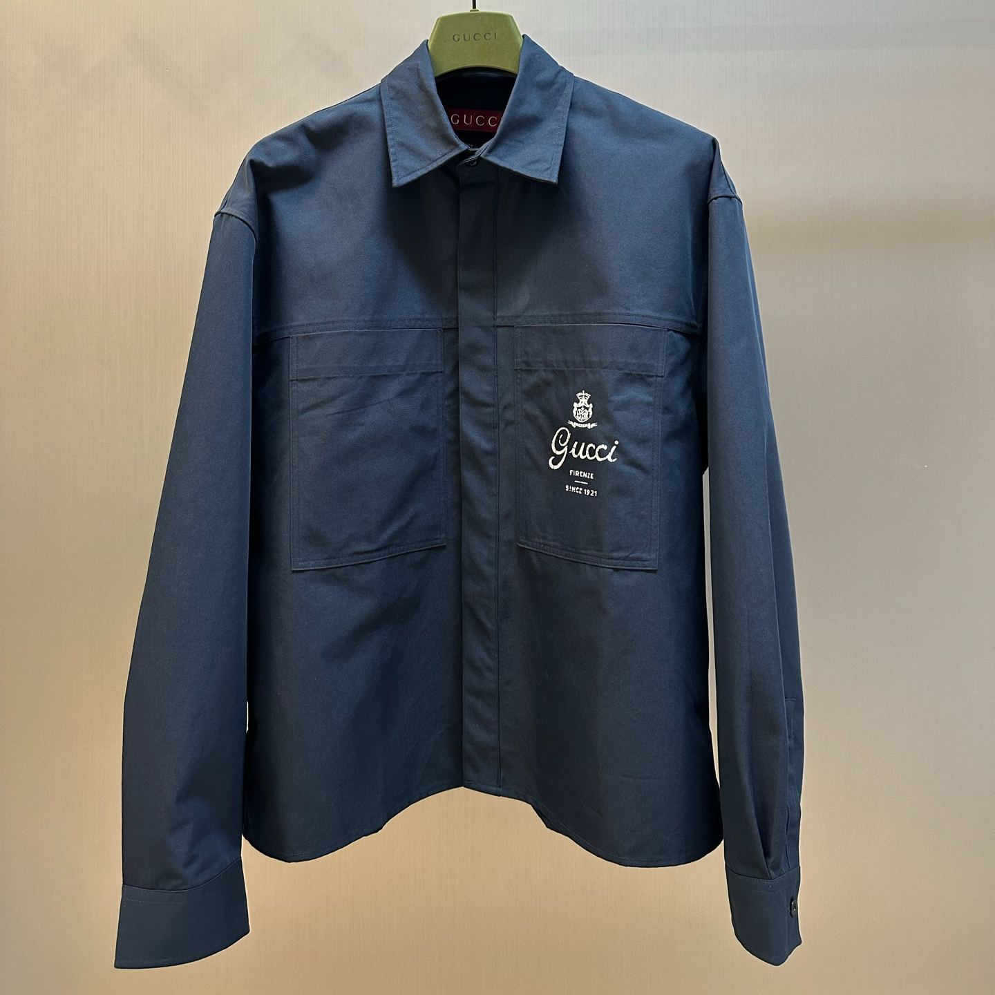 Gucci Cotton twill shirt with print in dark blue（851711ZAQH54440）