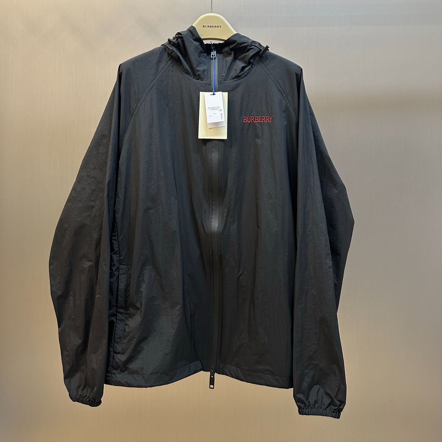 Burberry Nylon Clapton Hooded Jacket with Heart-Shaped Shield Knight Logo（81272761）