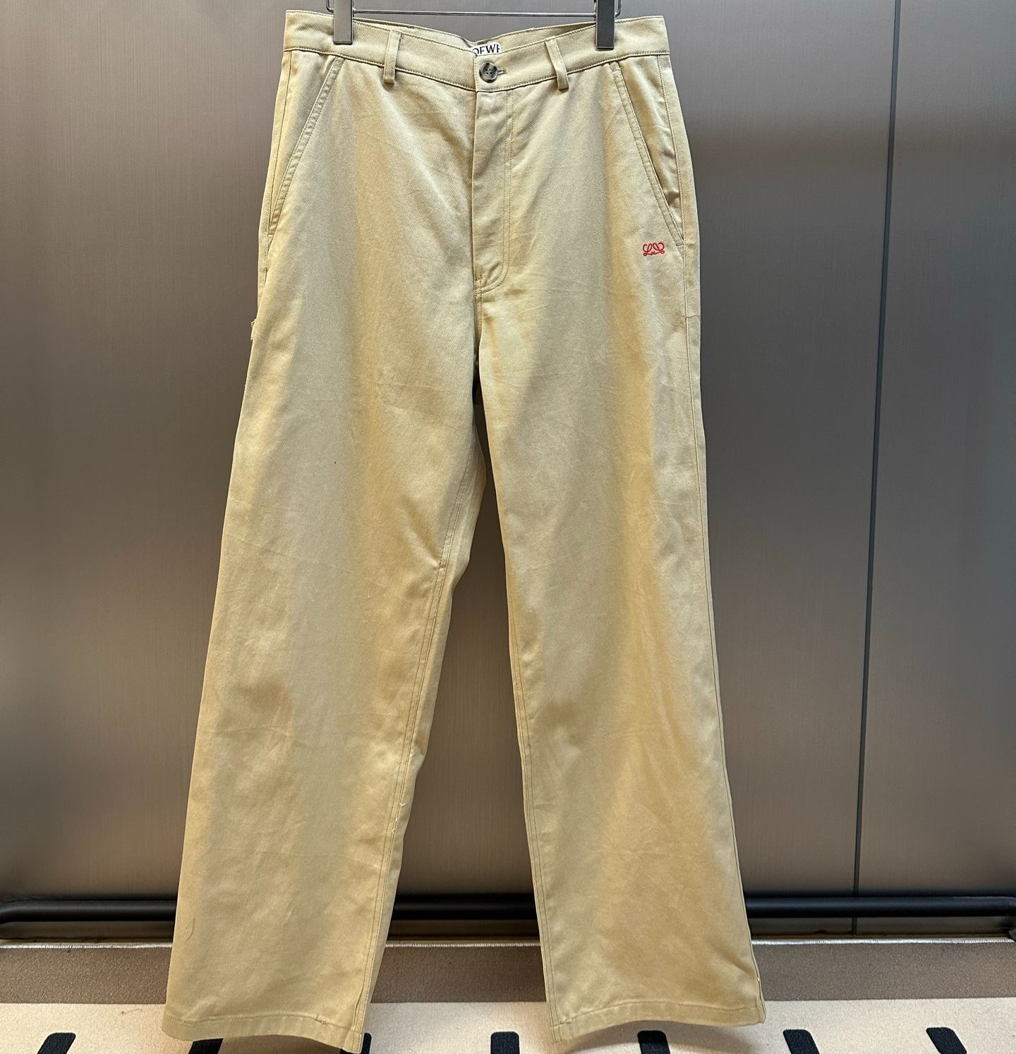 LOEWE Trousers in cotton Beige (H526Y04X77-2140）