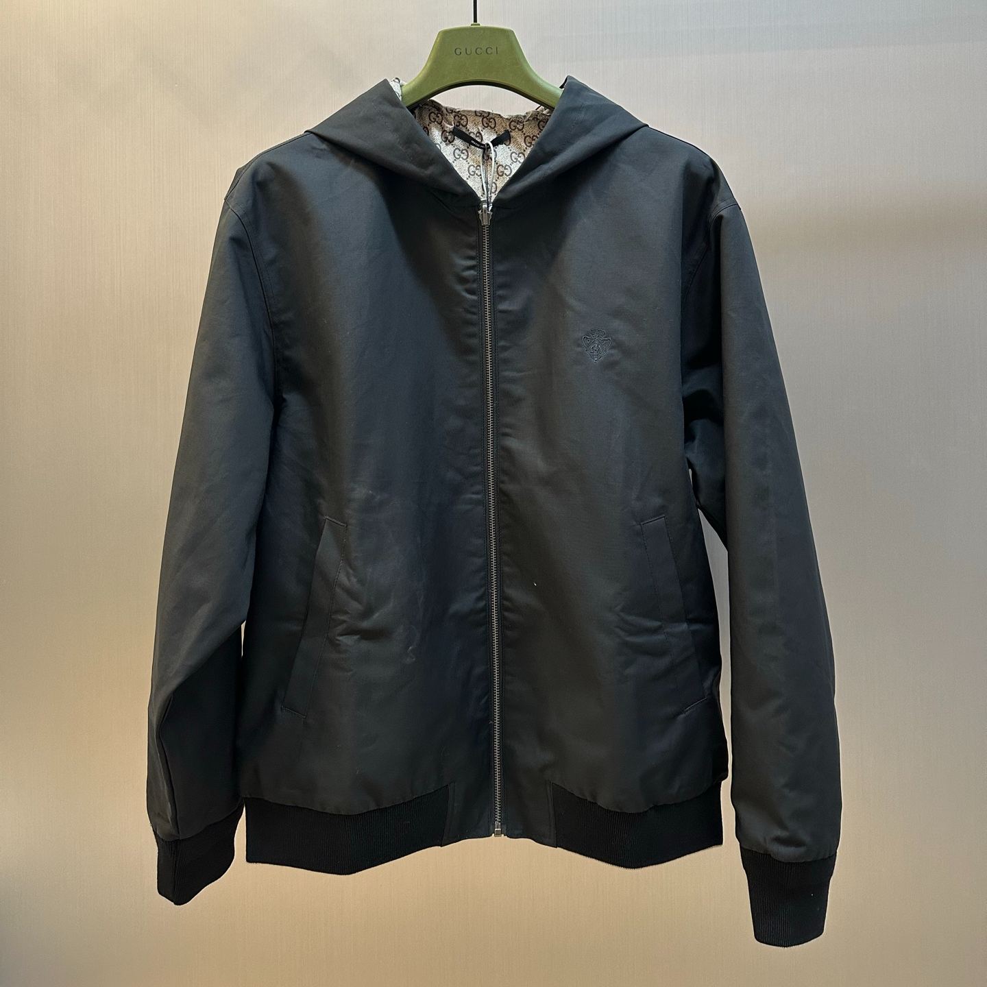 GUCCI Reversible Hooded Bomber Jacket Gucci in Monogram Cotton（871671ZAUW7 1000）