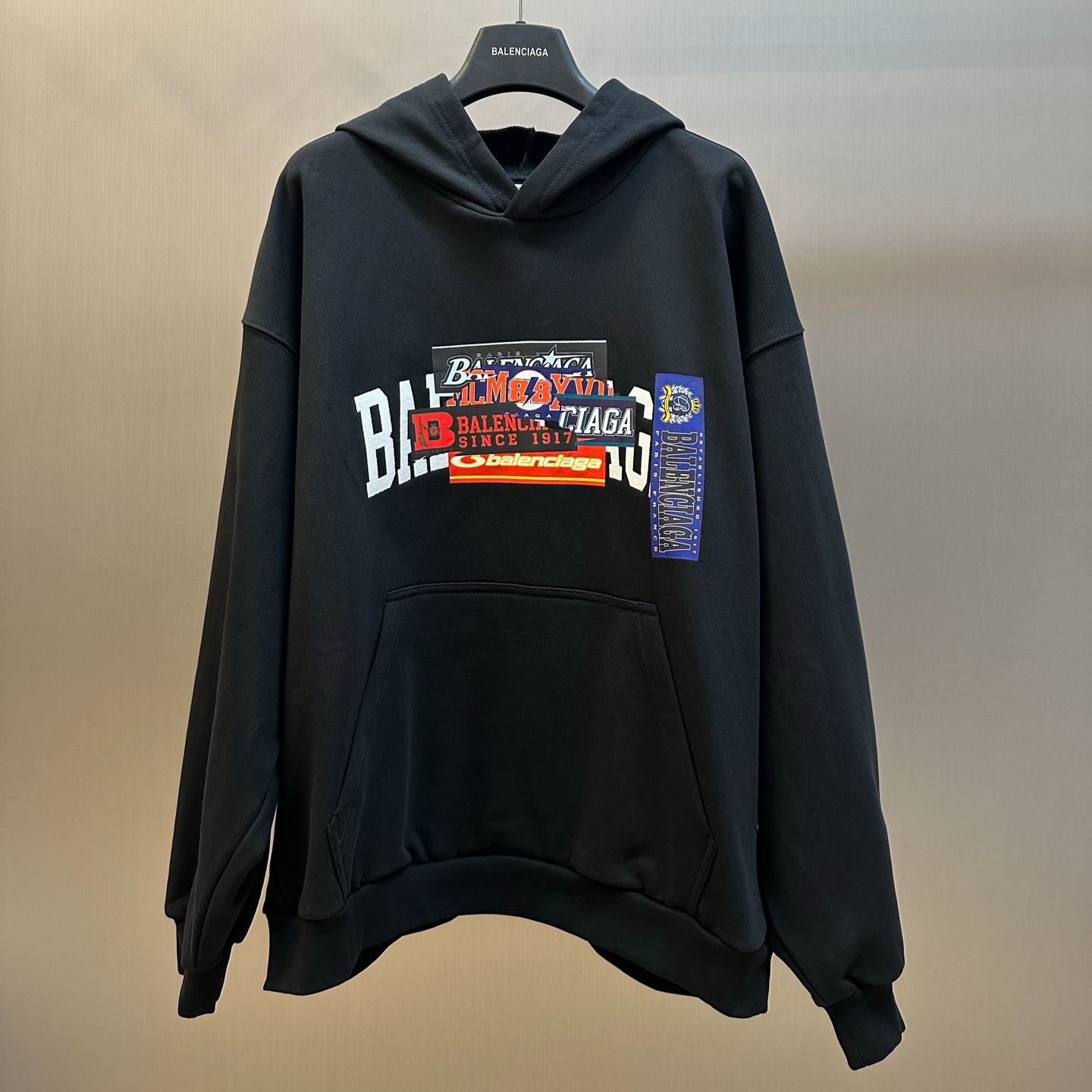 Balenciaga logo-print cotton hoodie (871956TUVS81000）