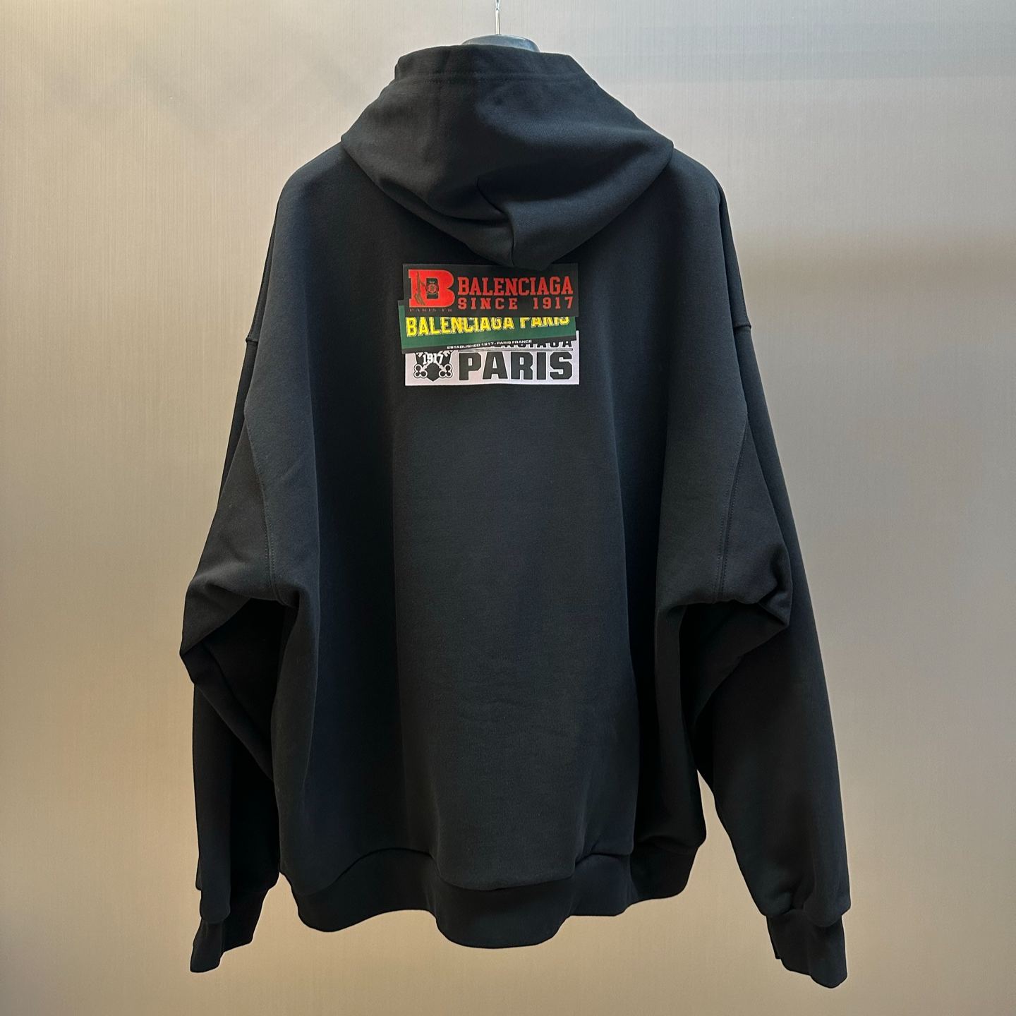Balenciaga logo-print cotton hoodie (871956TUVS81000）