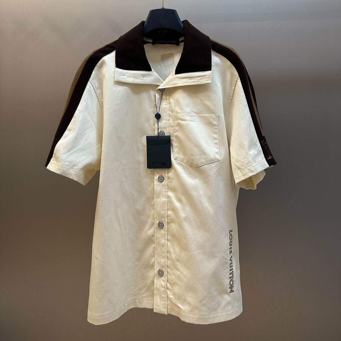Louis Vuitton two-tone sporty short-sleeved shirt（1AJREX）
