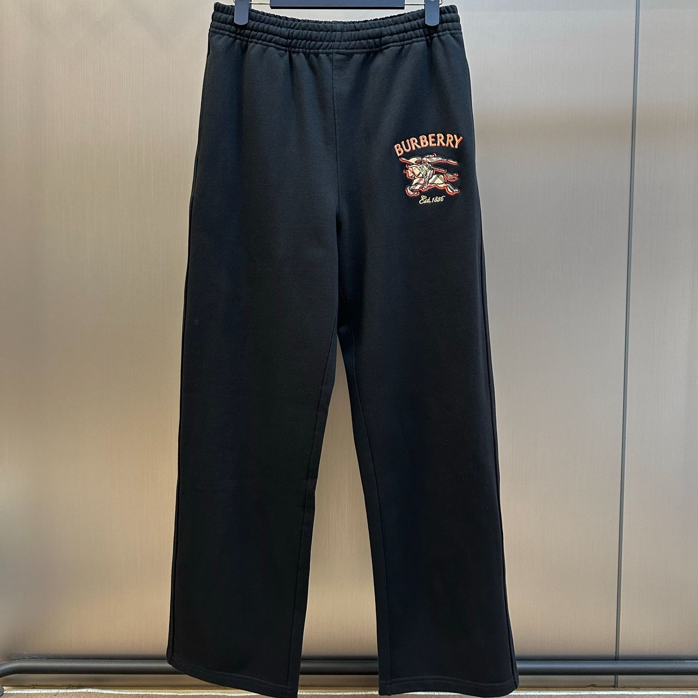 Burberry Check and Knight-Emblem Cotton Sweatpants（81330221）