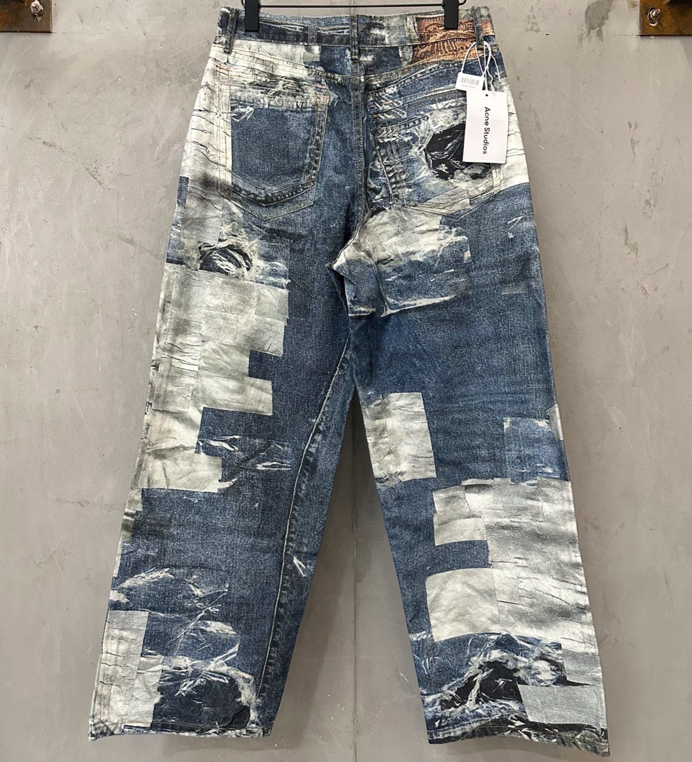 Acne Studios Regular Fit Jeans - 1979 "Mid Blue" (BK0754-AUZ）