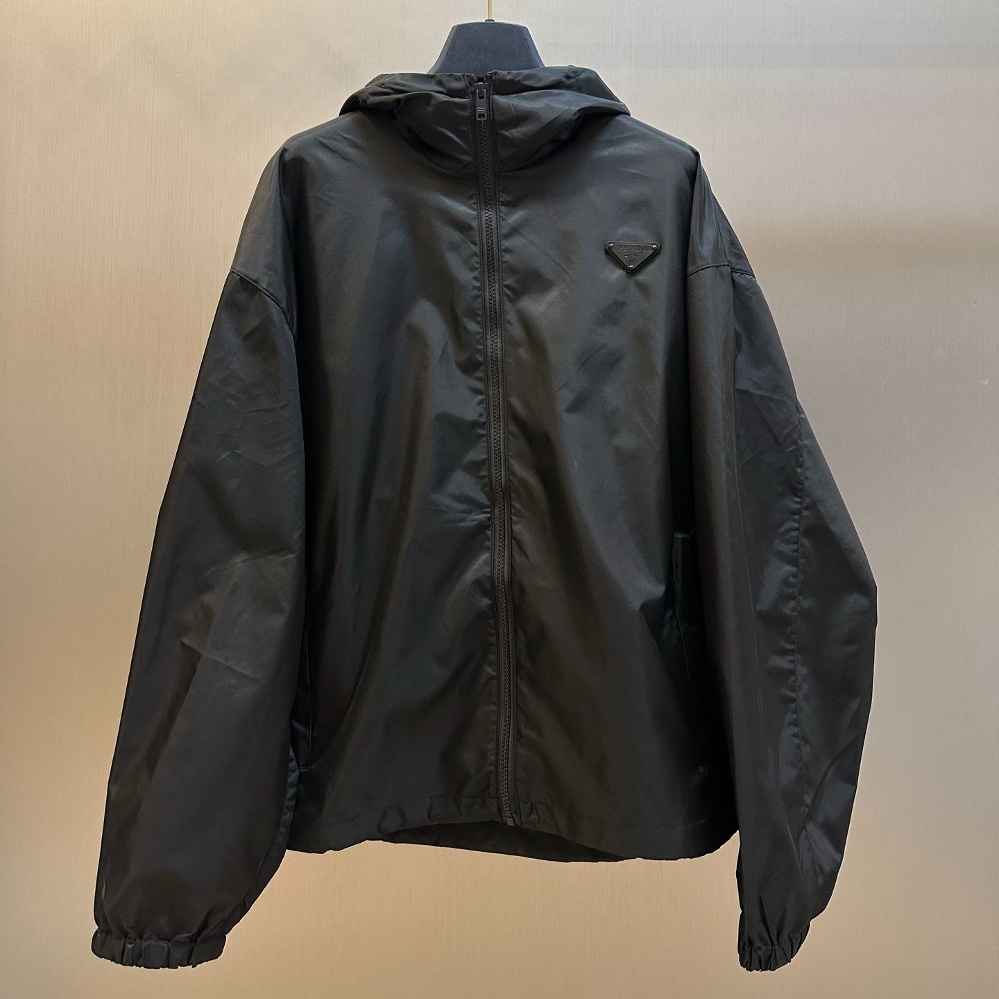 Prada Re-Nylon Rain Jacket( SGD184_199P_F0002_S_OOO）