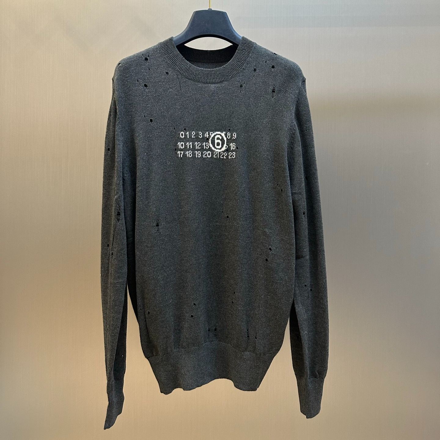 Maison Margiela Men's White Mm6 Numbers Logo Distressed Knitted Jumper (SH0HL0033-M13134-103）