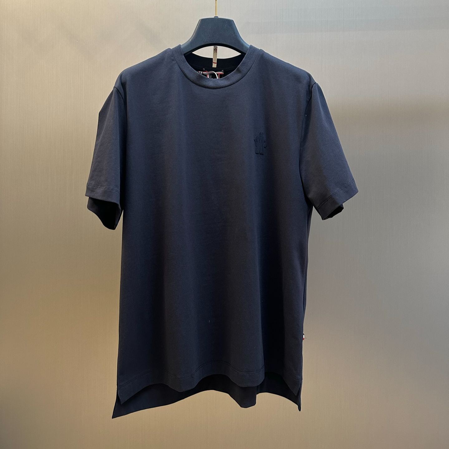 Moncler Men's Natural Logo T-Shirt（L10978C000038790F）