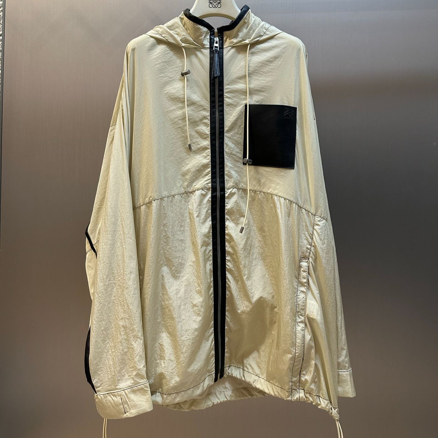 Loewe Hooded Jacket (Technical Shell) (H616Y02X22）