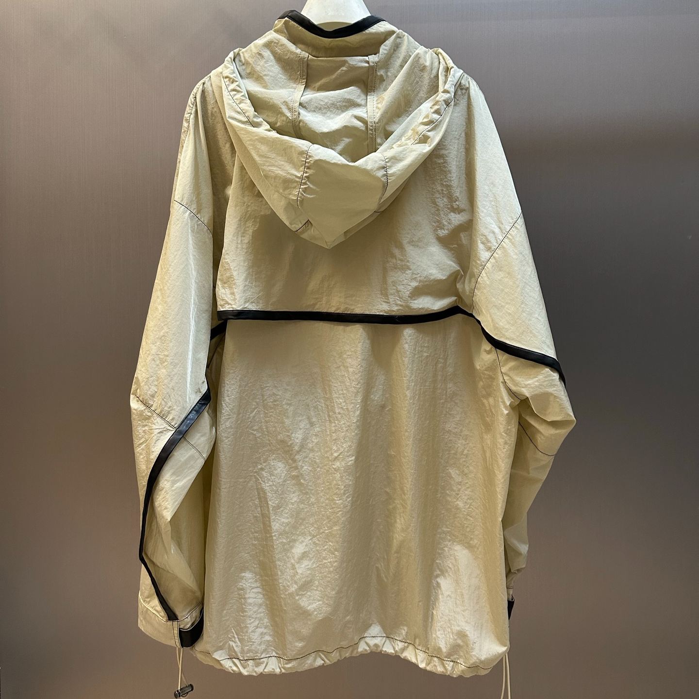 Loewe Hooded Jacket (Technical Shell) (H616Y02X22）