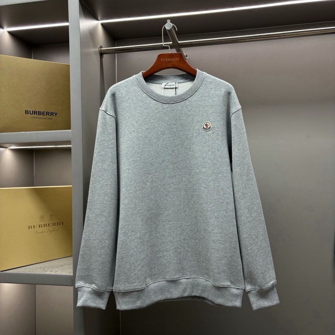 Moncler logo-patch sweatshirt（L10918G00051809KR）