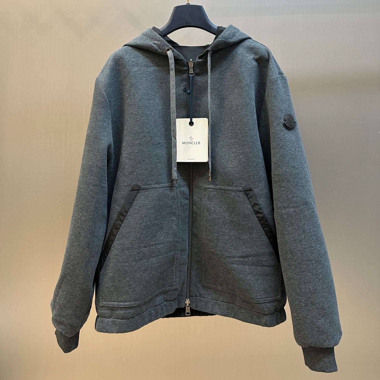 Moncler Men's Reversible Zip-Up Hoodie（L20918G0001689B2V997）
