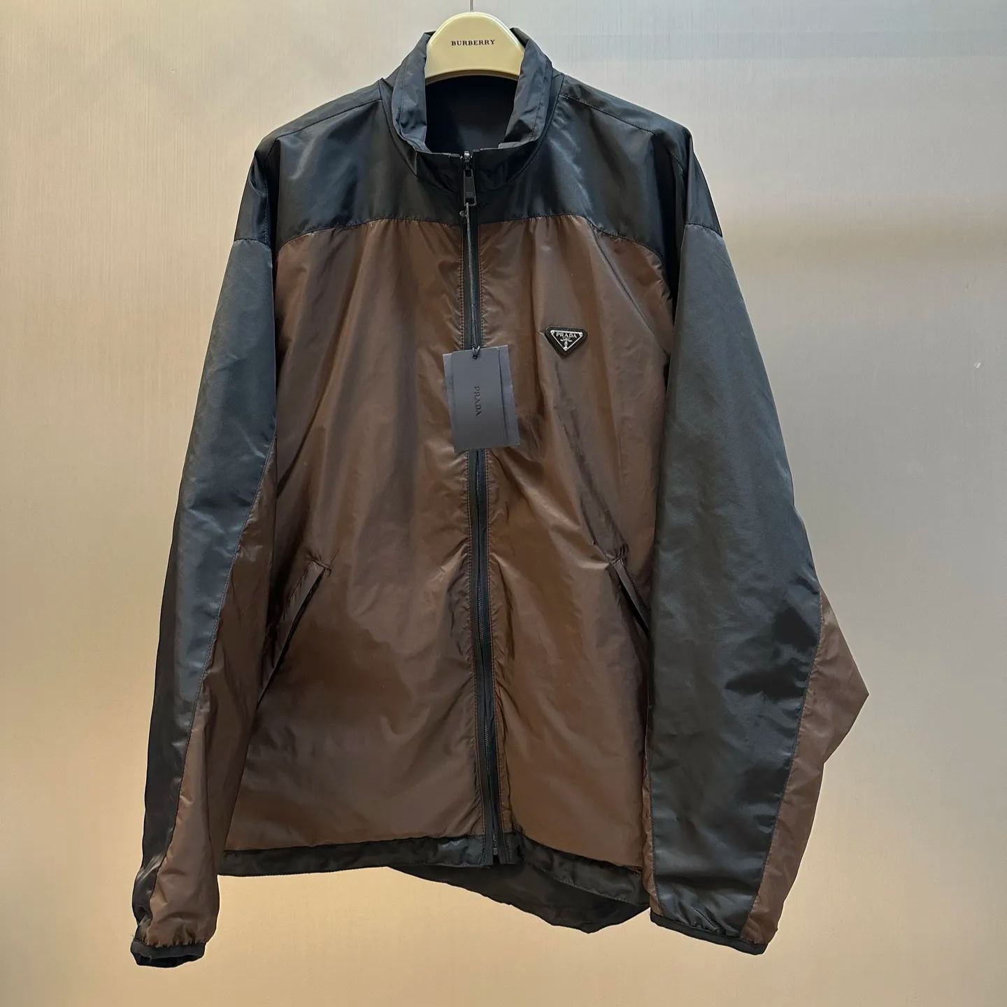 Prada Re-Nylon jacket (SGD270_1WQ9_F0324_S_OOO）