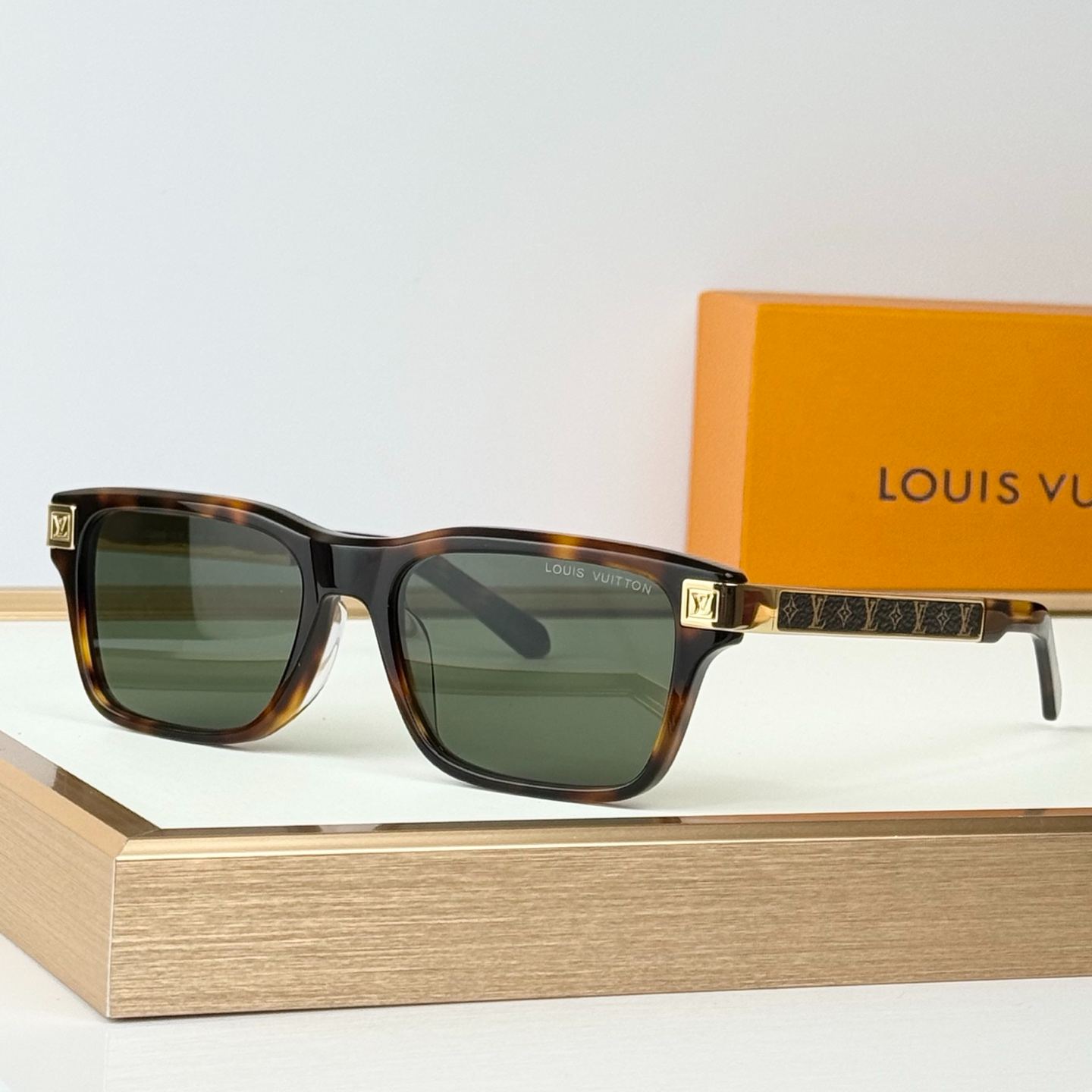 Louis Vuitton LV City Large Square Sunglasses（多色） (Z3259U)