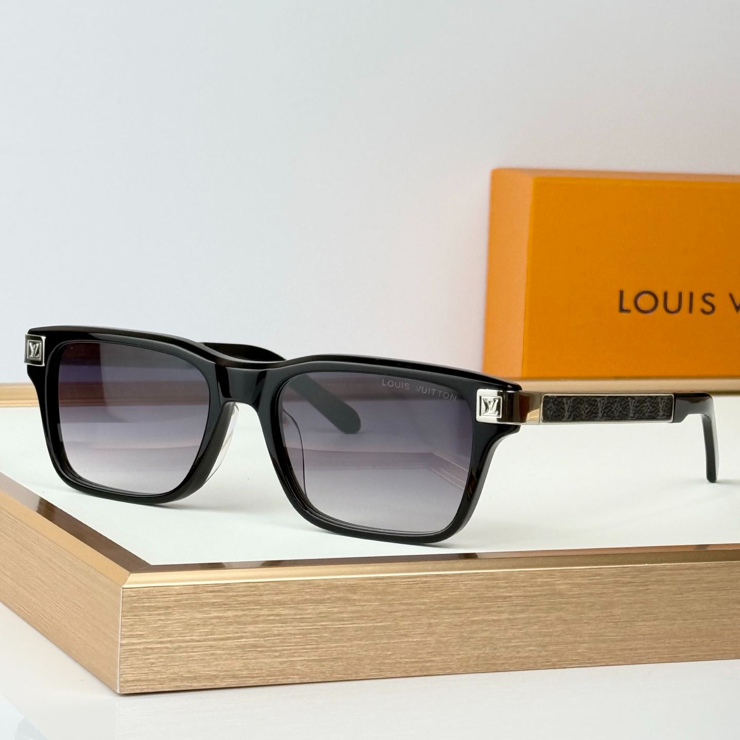 Louis Vuitton LV City Large Square Sunglasses（多色） (Z3259U)
