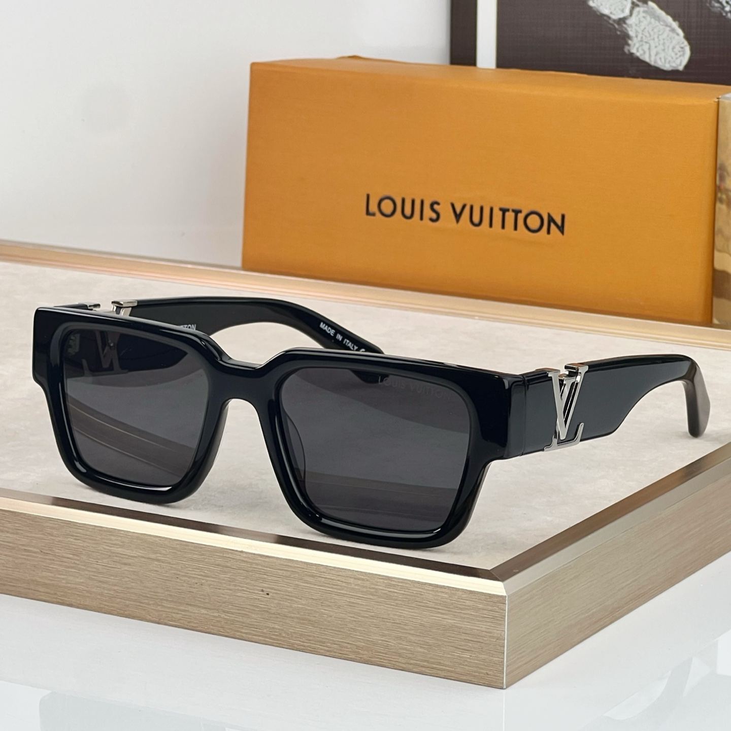 Louis Vuitton LV Sleek Square Sunglasses（多色） (Z2178E)