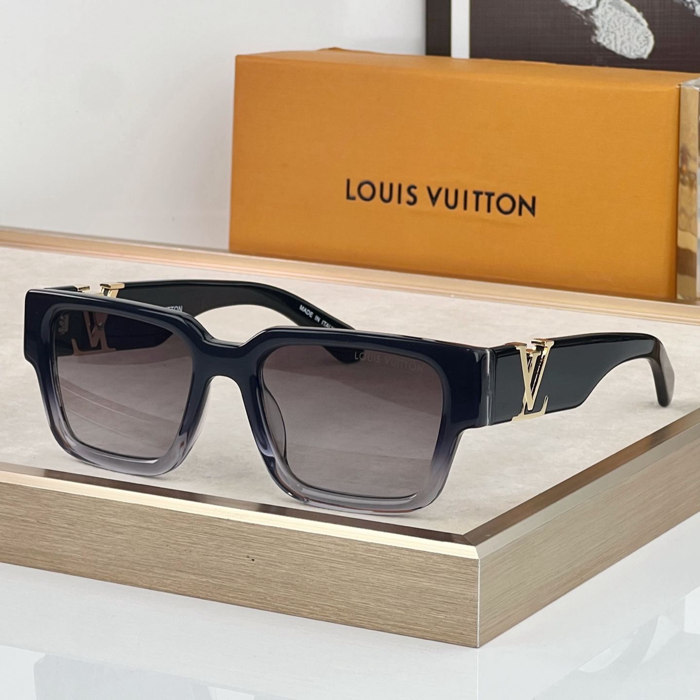 Louis Vuitton LV Sleek Square Sunglasses（多色） (Z2178E)