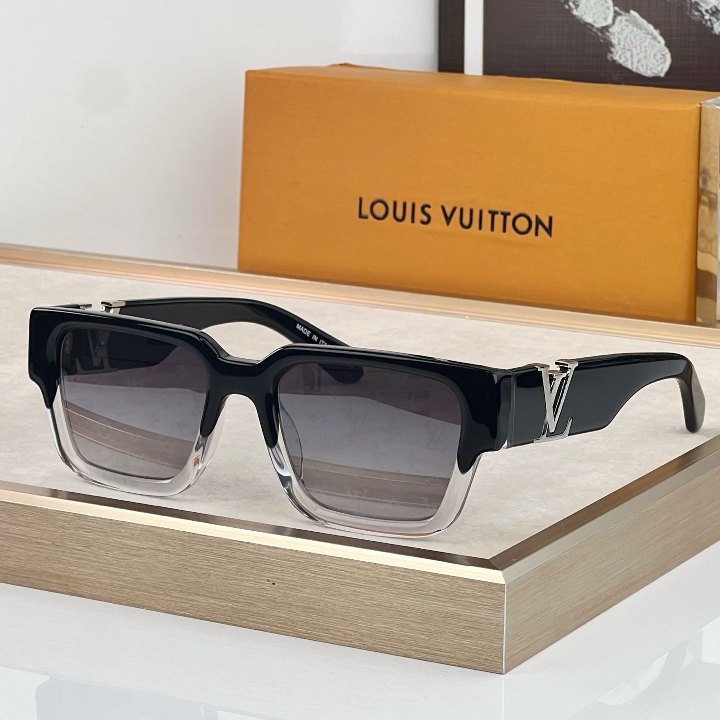 Louis Vuitton LV Sleek Square Sunglasses（多色） (Z2178E)