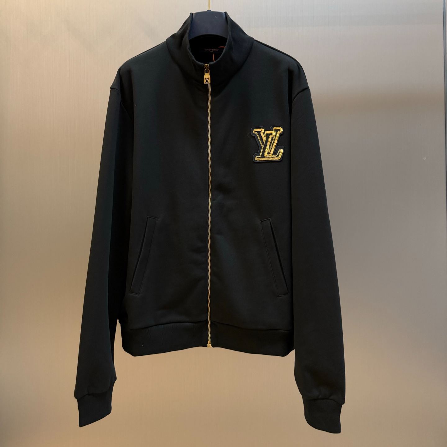 Louis Vuitton Embellished Signature Track Top（1AJUZP）