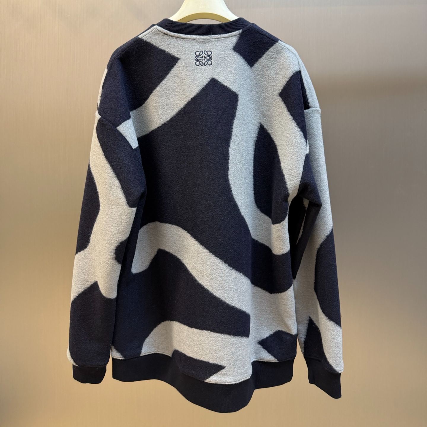 Loewe Logo-embellished sweatshirt  (H526Y24X77）