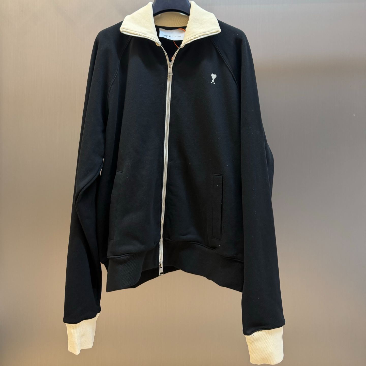 Ami de Coeur Black Cotton Zip-Up Sweatshirt（USW796.JE0245.044）