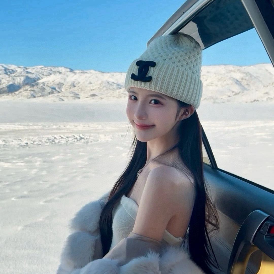 Chanel 2021 CC Cashmere Knit Hat （CHA733891）