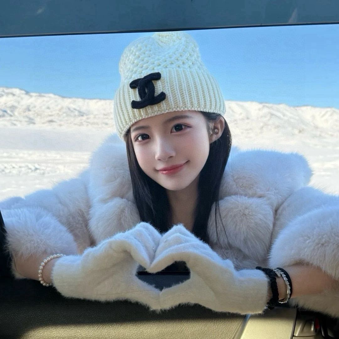 Chanel 2021 CC Cashmere Knit Hat （CHA733891）