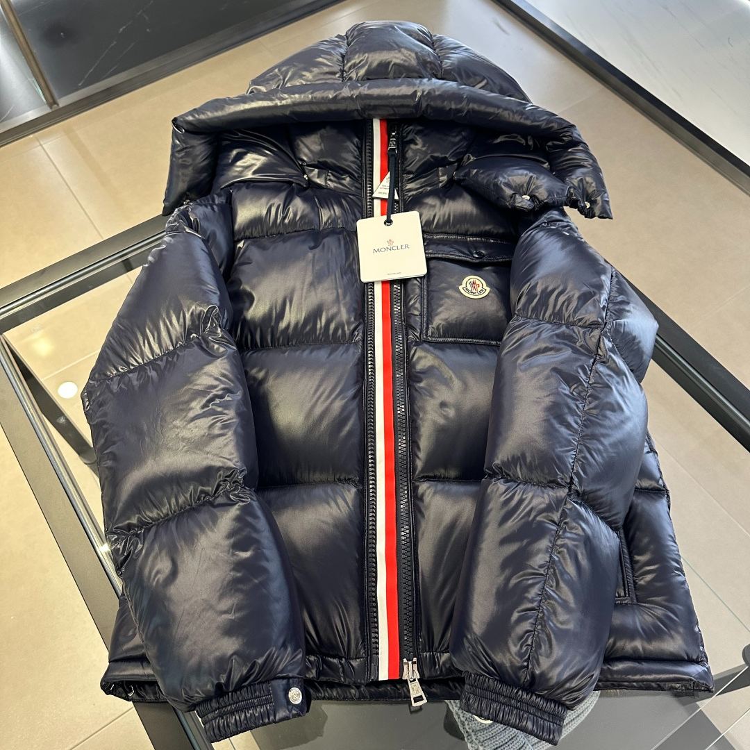 Moncler Montbeliard Men’s Short Down Jacket（I20911A51X0068950999）