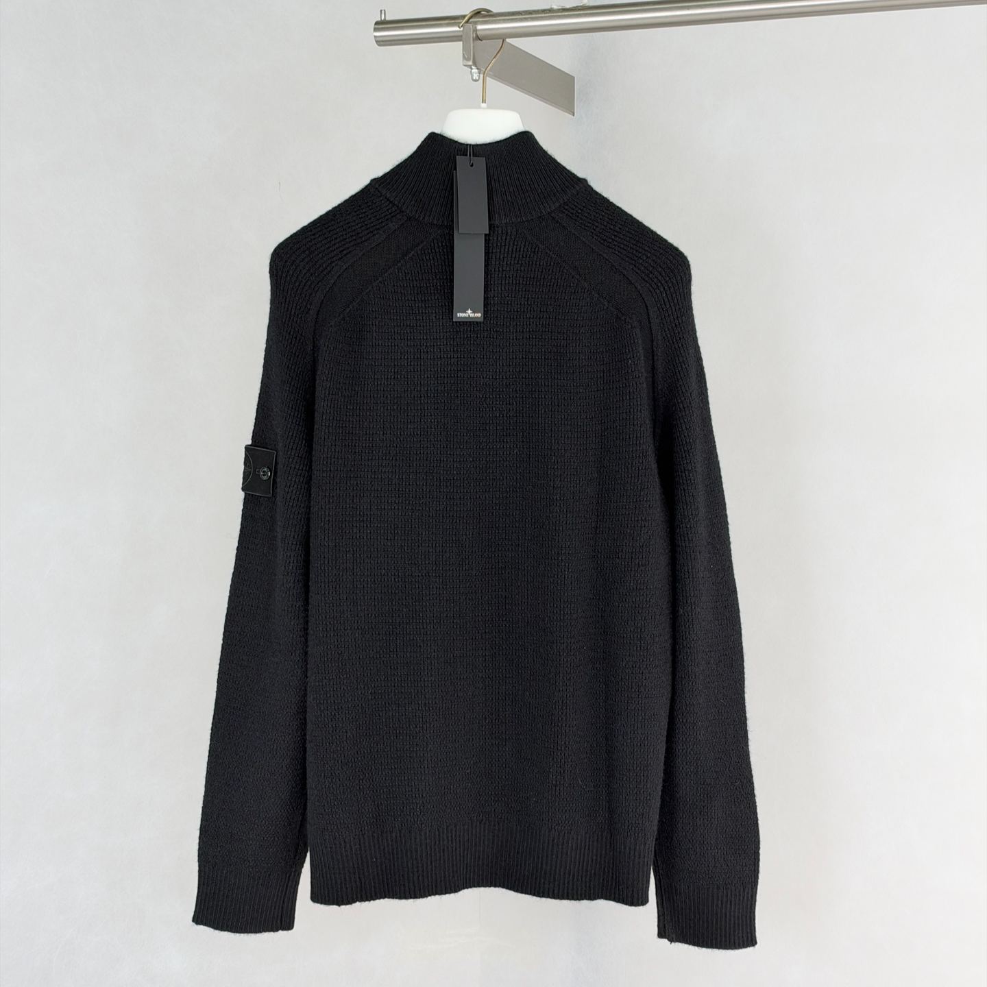 STONE ISLAND Logo-patch zip-up cardigan（K2S155100083S00FG）