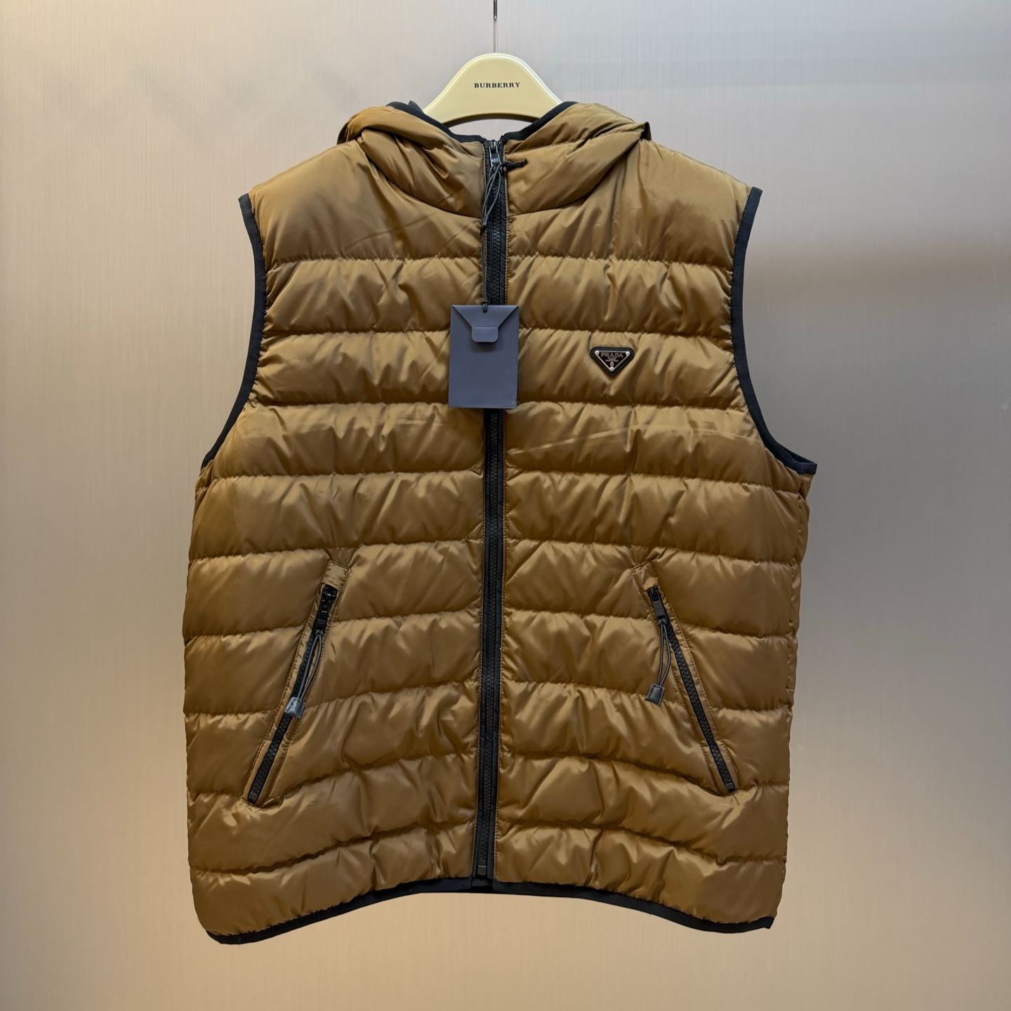 PRADA Cinnamon Re-nylon Down Vest (SGD144-1WQ9-F0RKH-S-OOO）