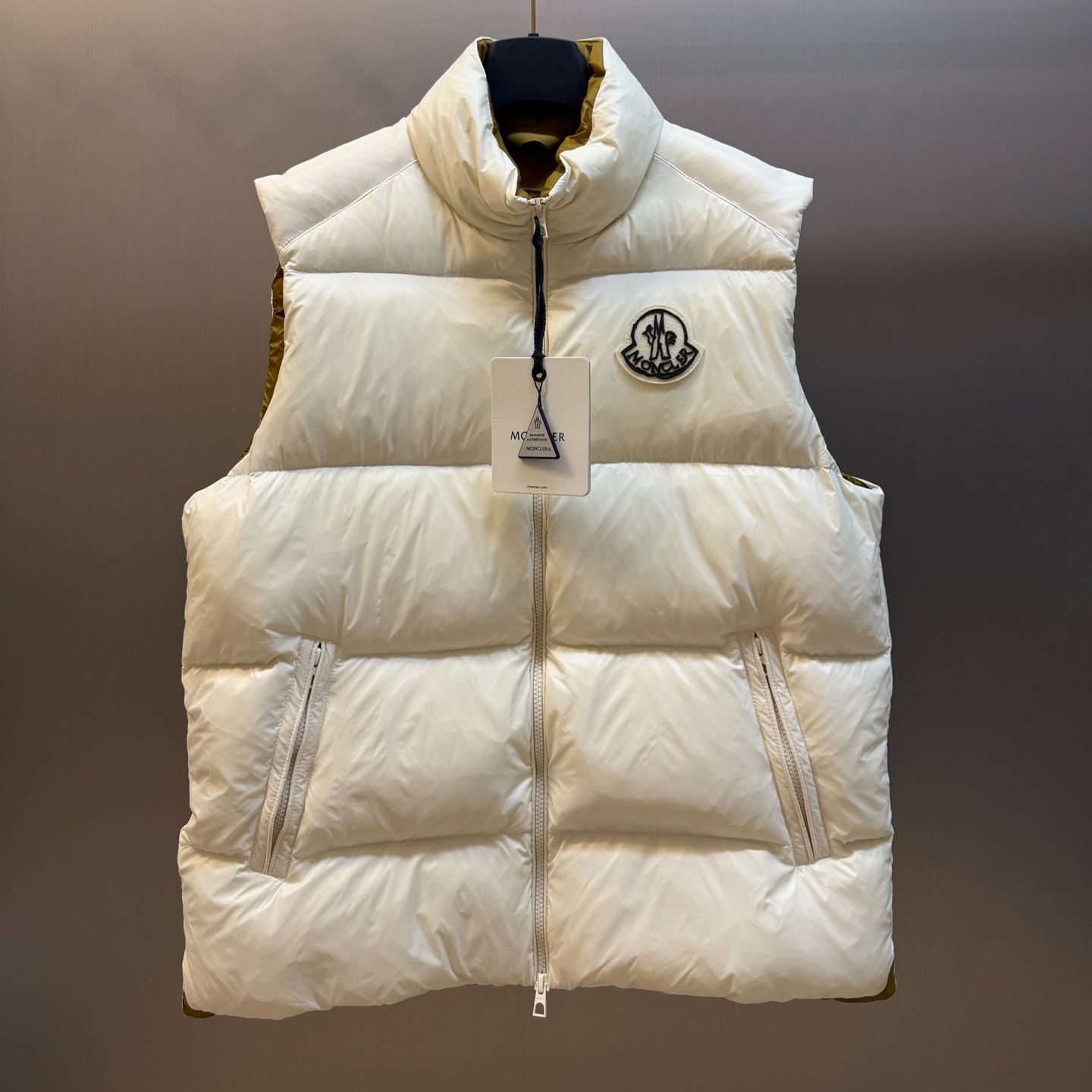 Moncler Belice Men's Down Vest（L20911A00197596XEP03）