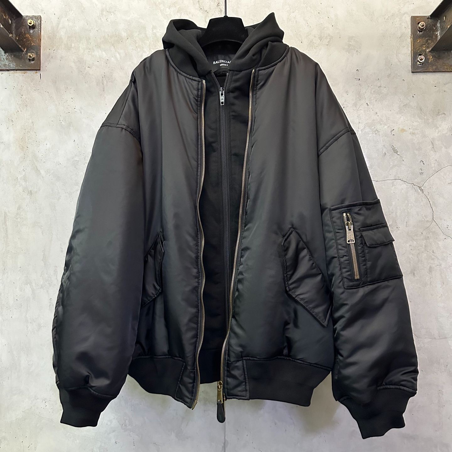 BALENCIAGA Paris All-In Bomber Jacket（746456TNO279966）