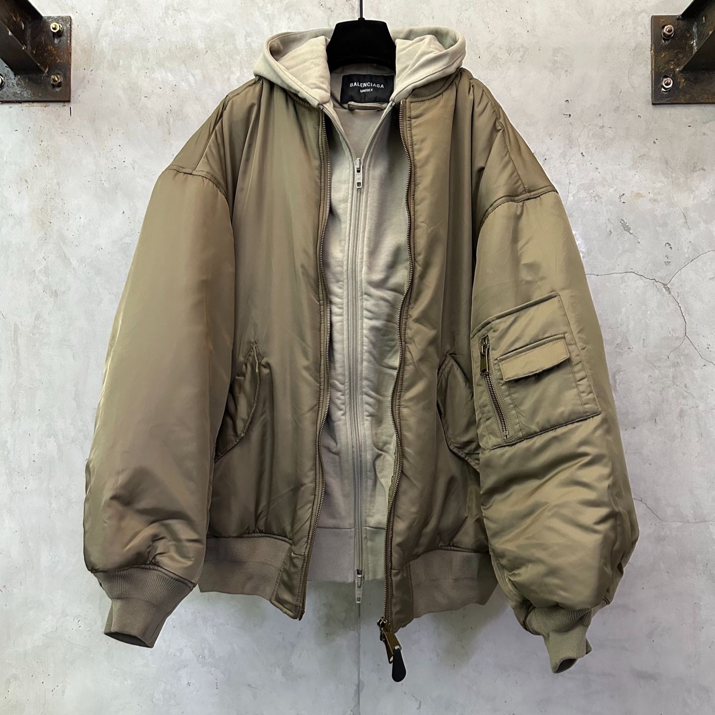 BALENCIAGA Paris All-In Bomber Jacket（746456TNO279966）