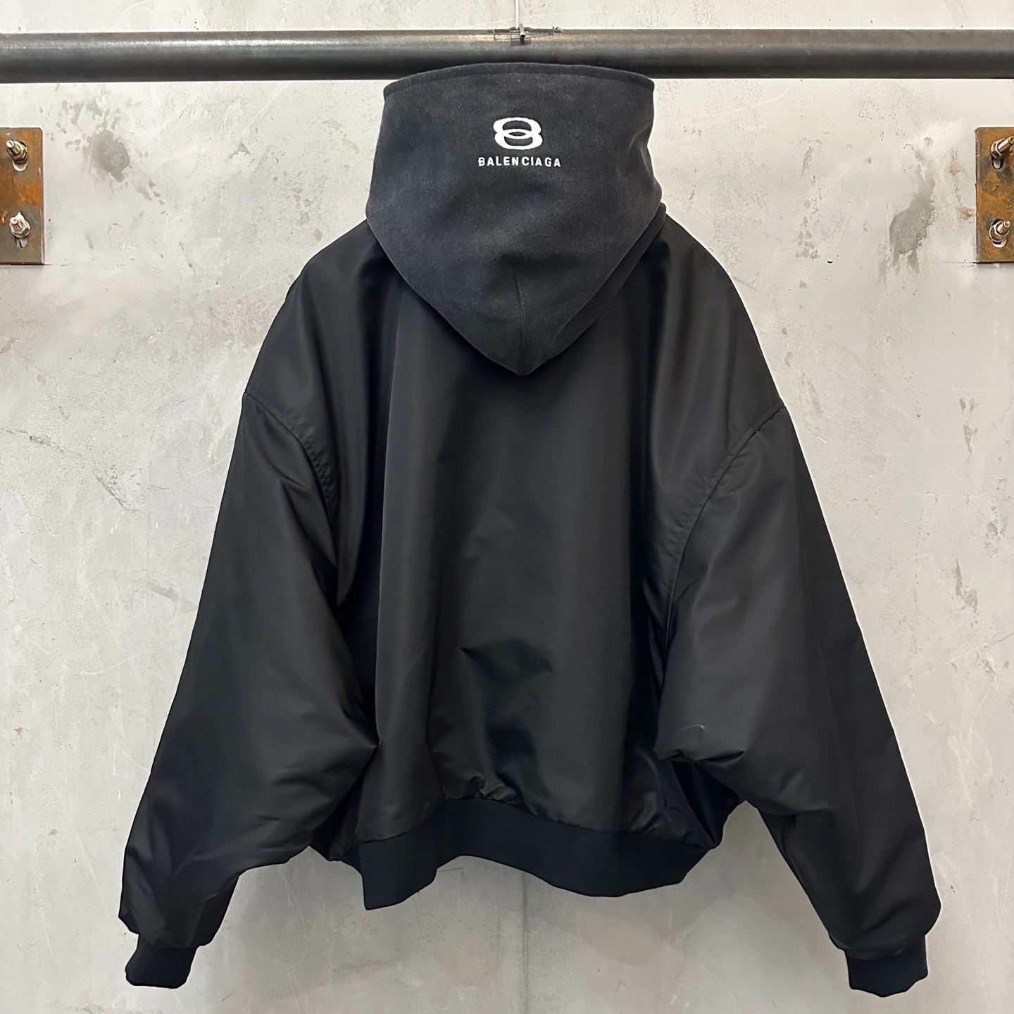 BALENCIAGA Hooded Bomber Jacket（805512TRO511000）