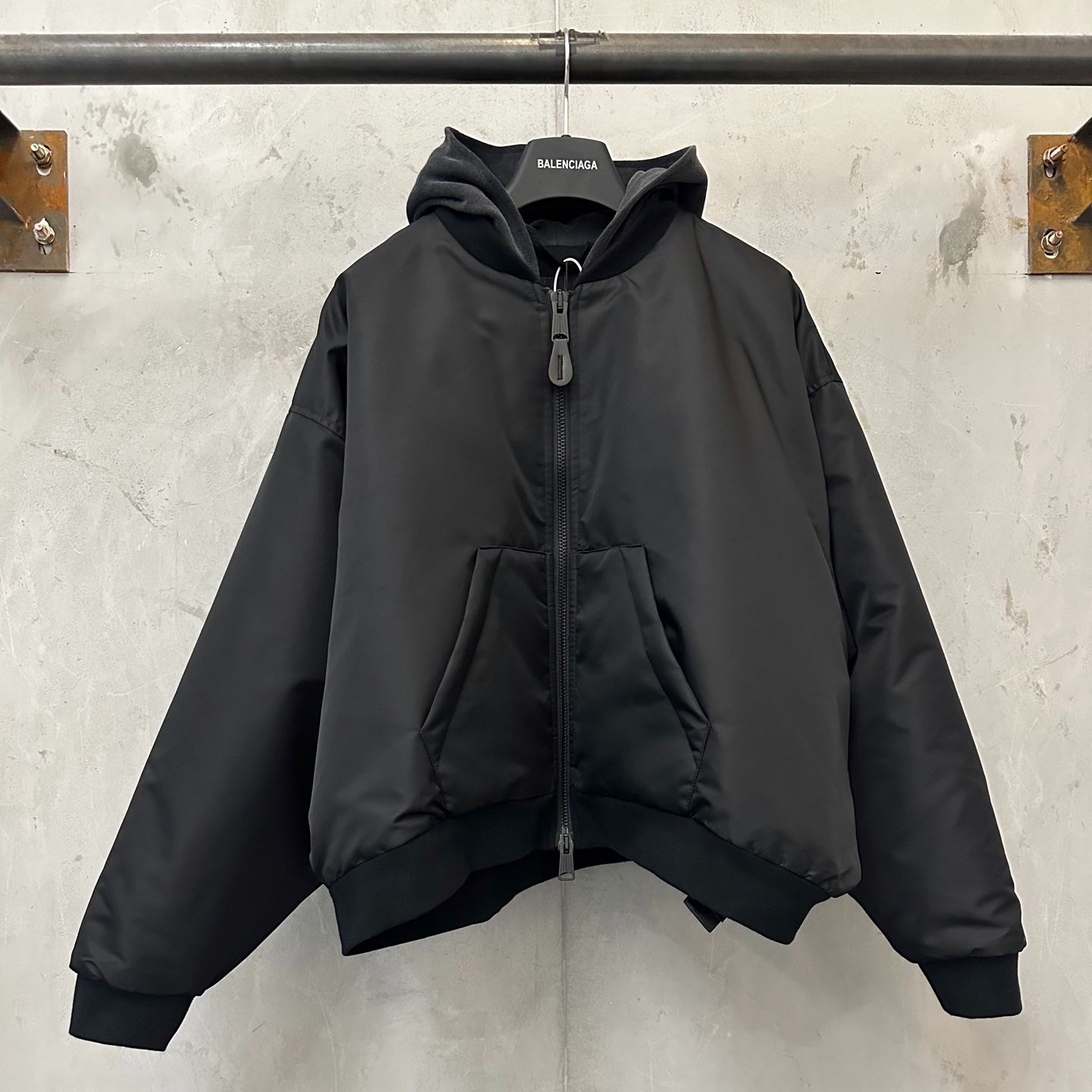BALENCIAGA Hooded Bomber Jacket（805512TRO511000）