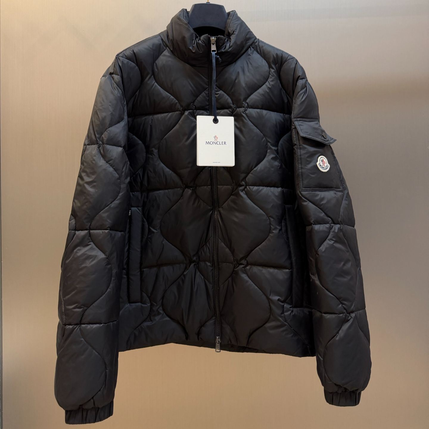 Moncler Asurel Men's Geometric-Quilted Short Down Jacket（L20911A00142597XQ999）