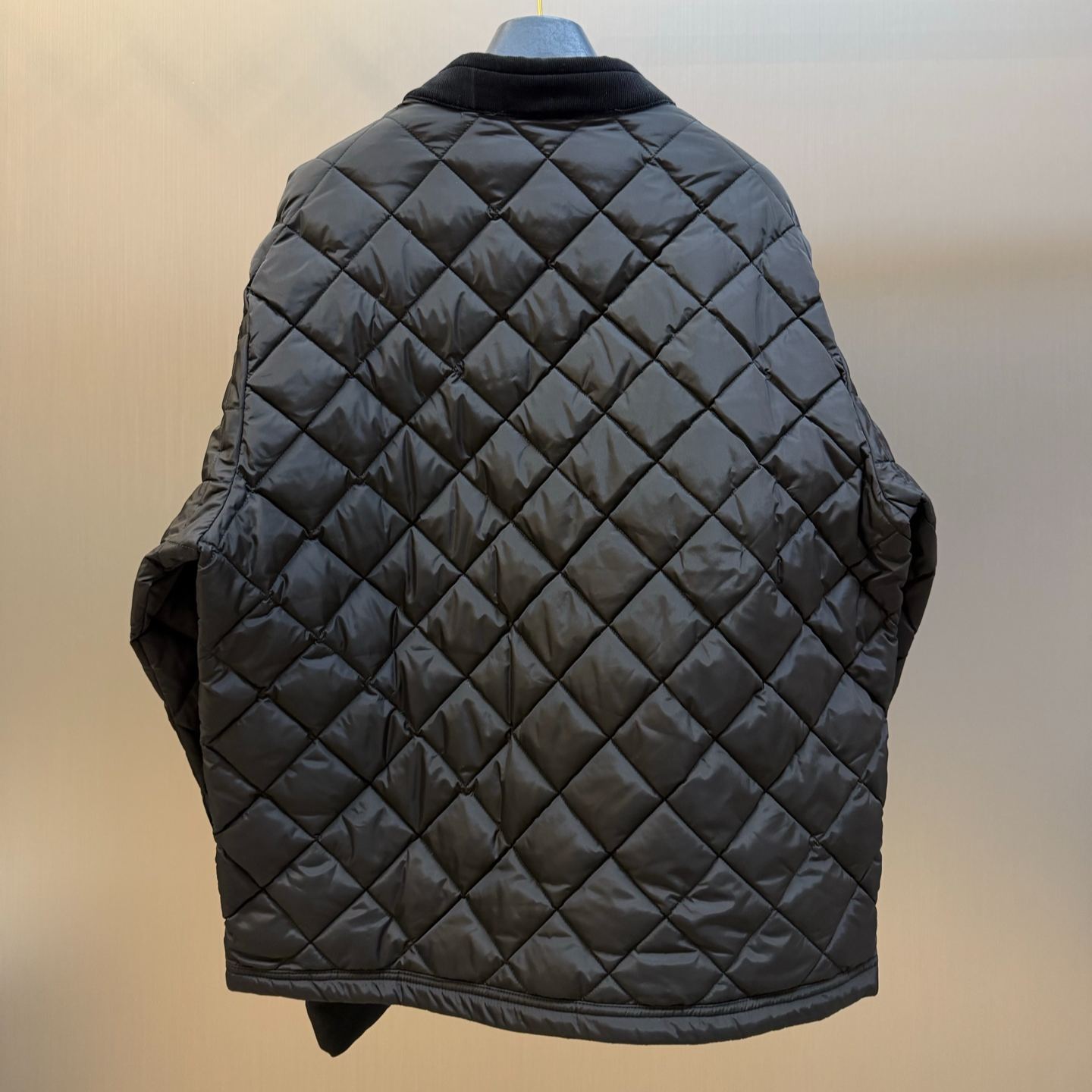 Moncler Eclal Men's Short Down Jacket（L20911A00137539ZD999）