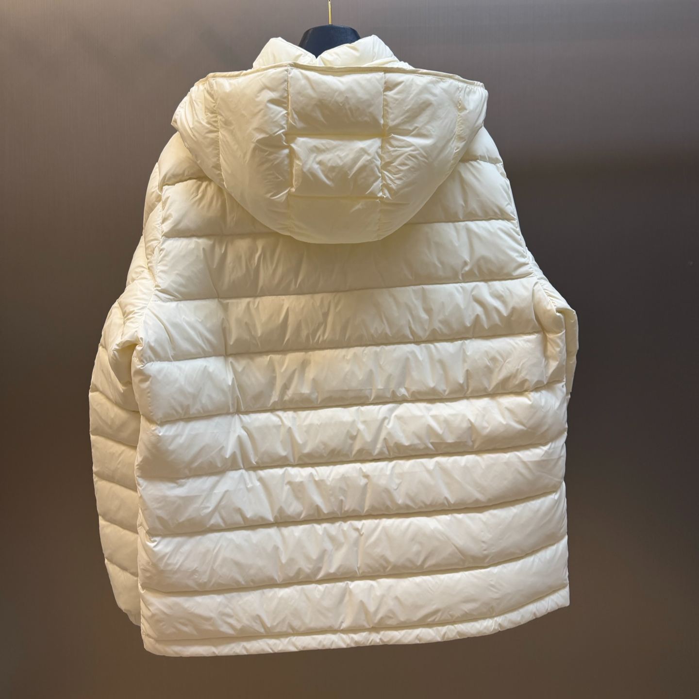 Moncler Verith Men’s Hooded Short Down Jacket（L20911A00004599Q0999）