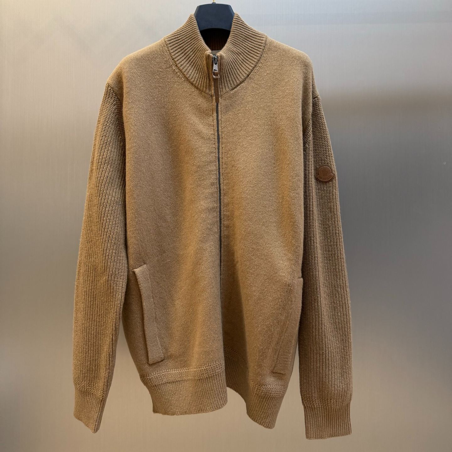 Moncler Men's Wool and Cashmere Zip-Up Cardigan（L20919B00013M428126E）
