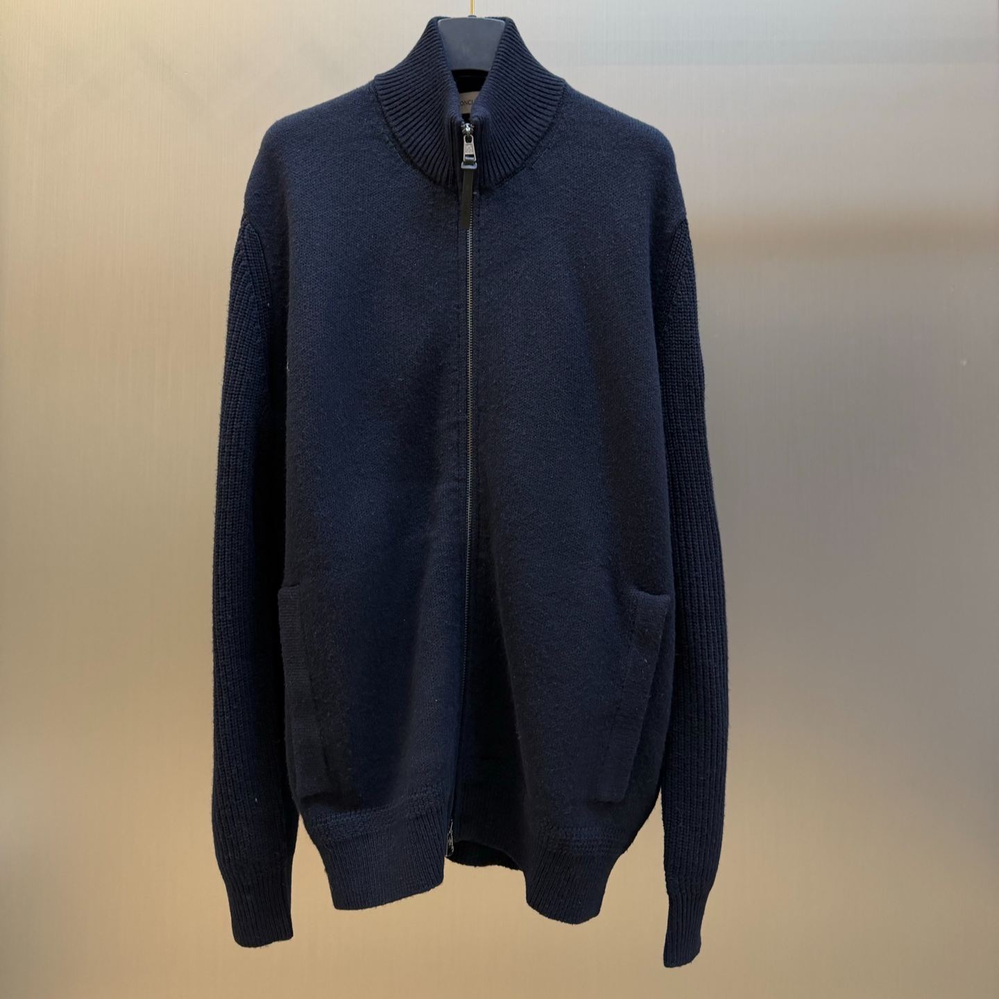 Moncler Men's Wool and Cashmere Zip-Up Cardigan（L20919B00013M428126E）