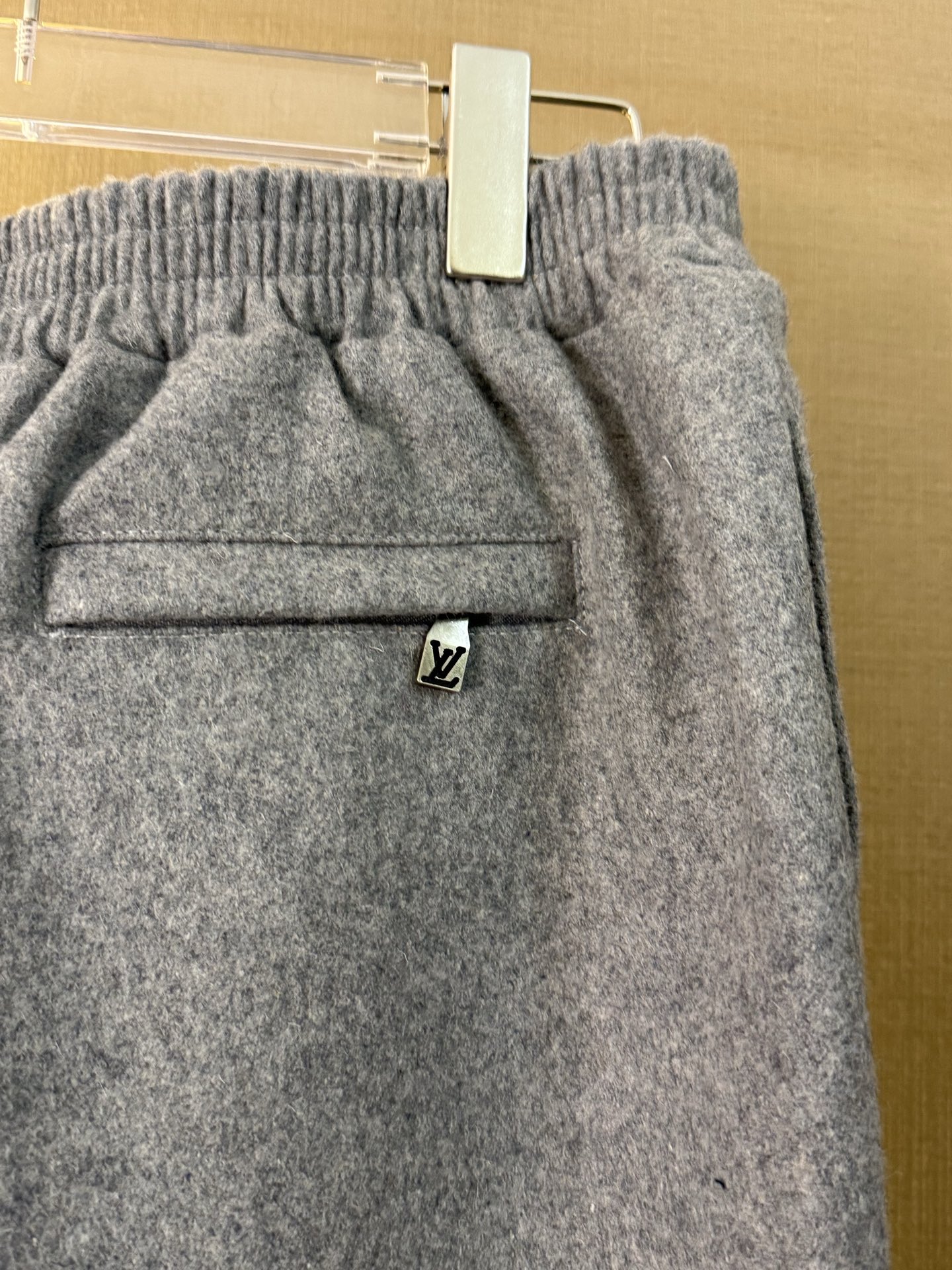 Louis Vuitton Grey Wool Tailored Trackpants（1AFXWW）