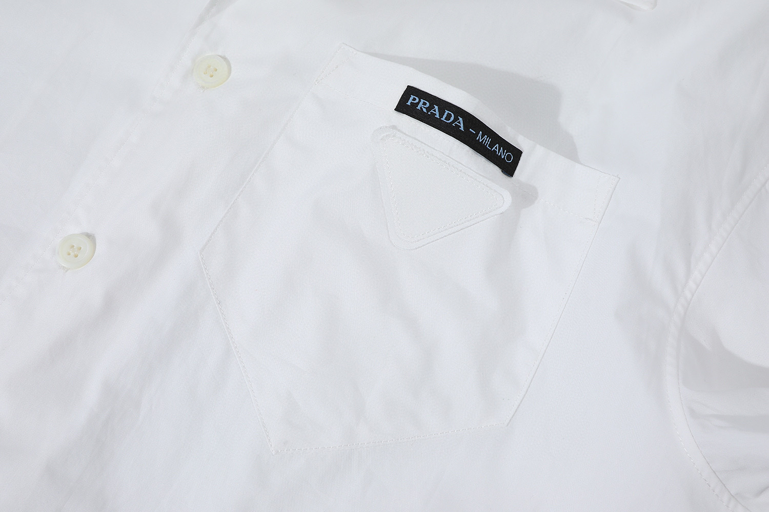 Prada cotton short-sleeved shirt (UCS339-1W7O-F0009）