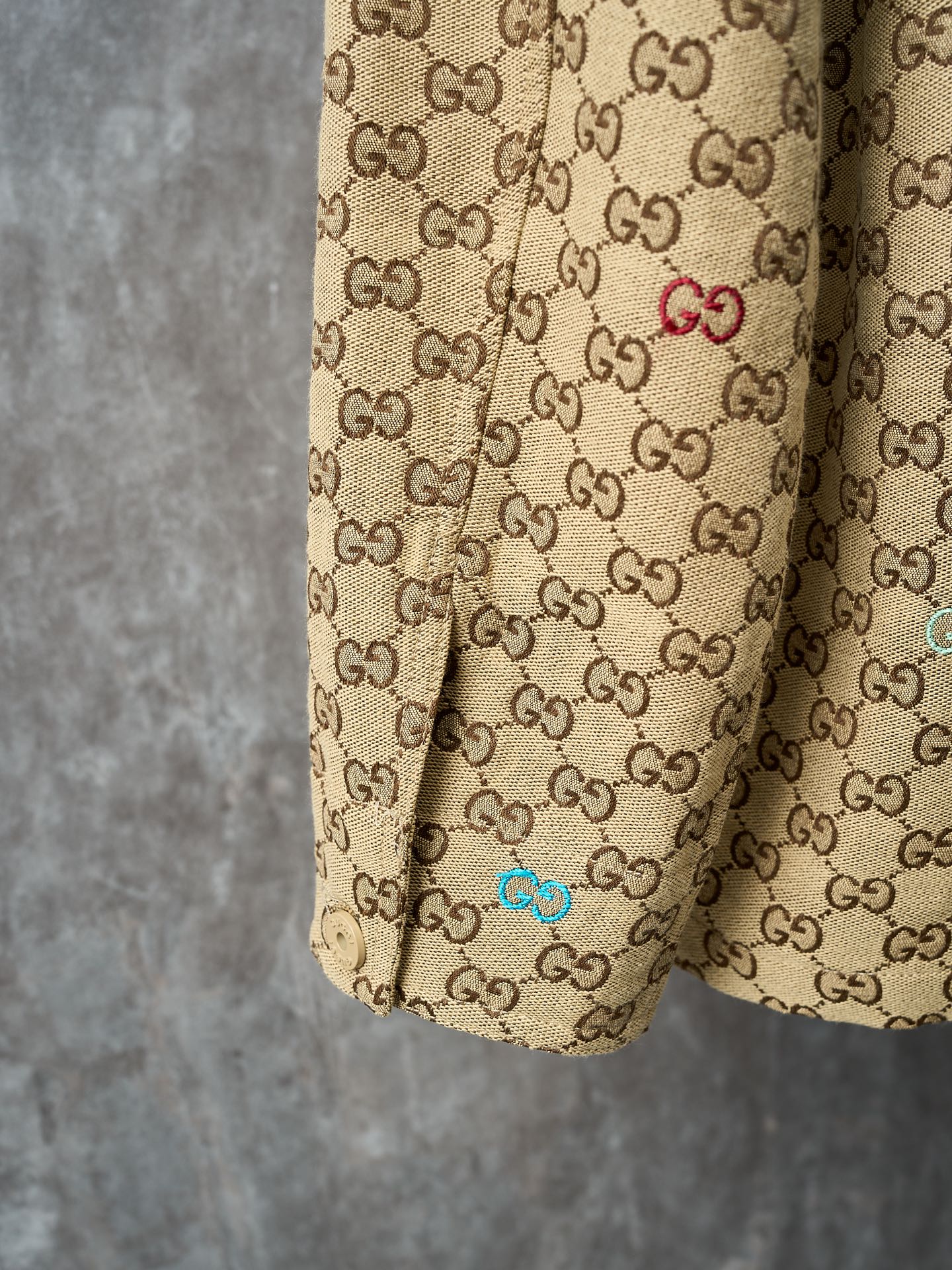 GUCCI GG canvas jacket in camel and dark brown（833305-ZAS81-2137）