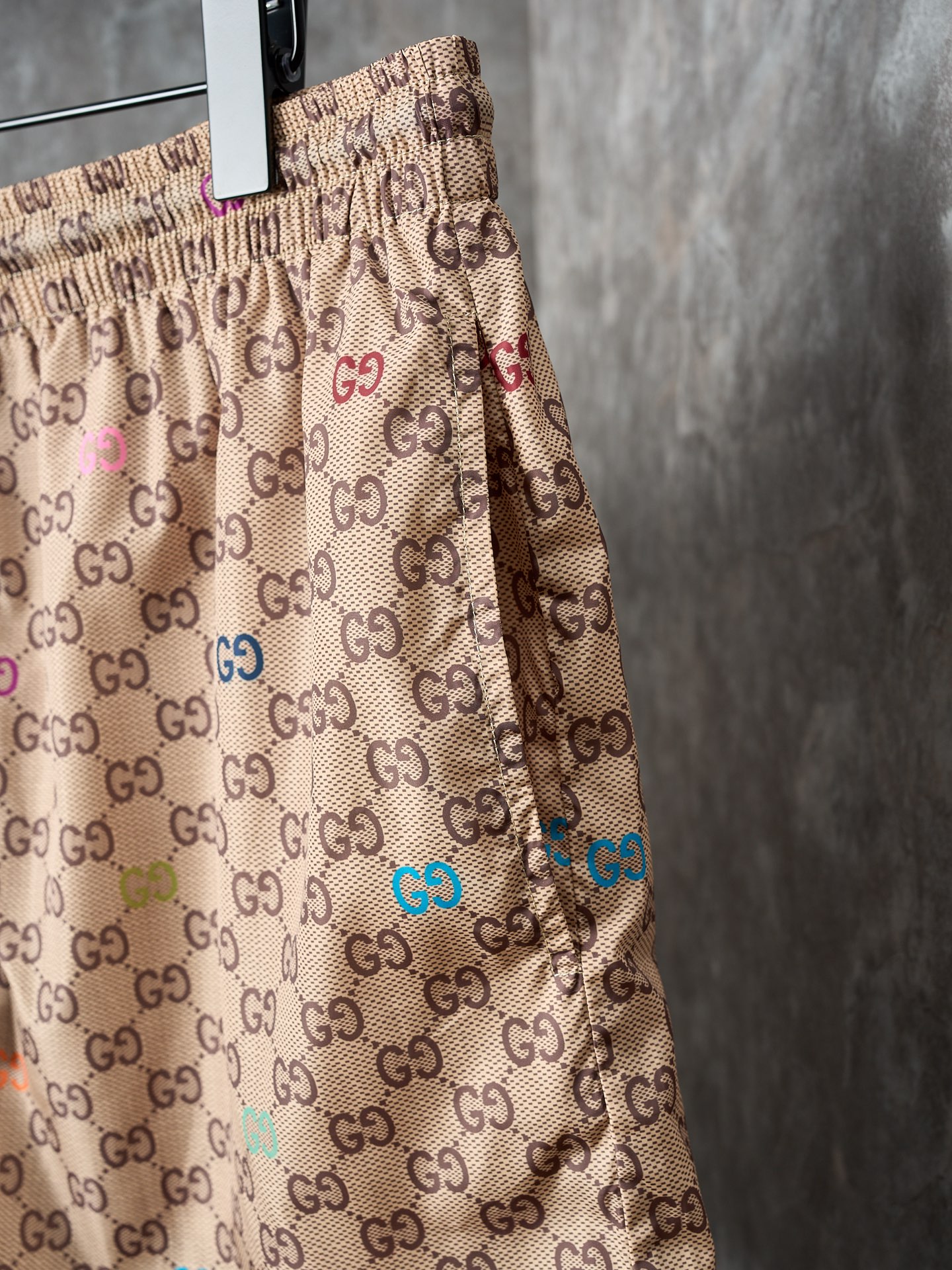 Gucci Printed technical poplin swim shorts（833304-XHAKT-2270）