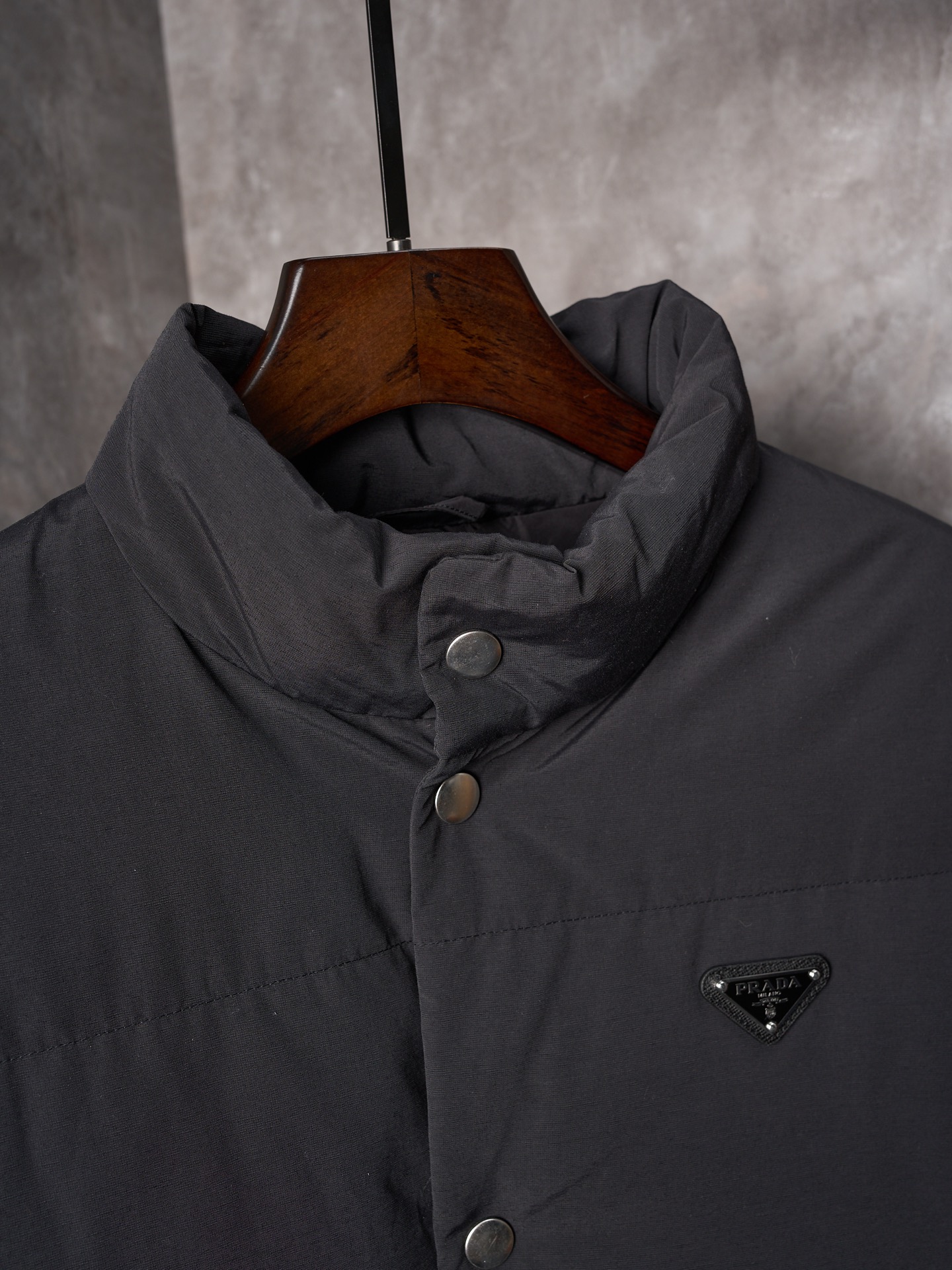 PRADA technical fabric down jacket (292286-13GP-F0594-S-OOO）