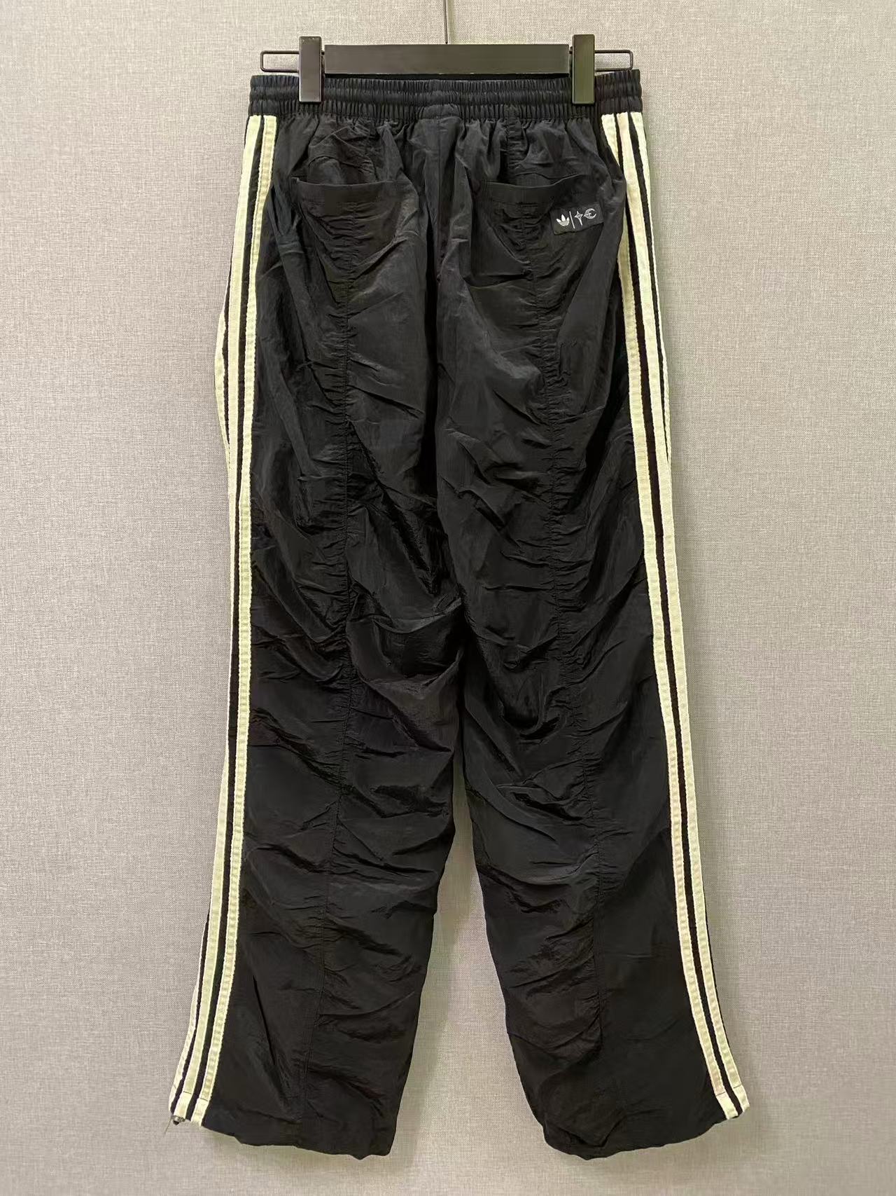 adidas x Thug Club Woven Track Pants（2KC2206）