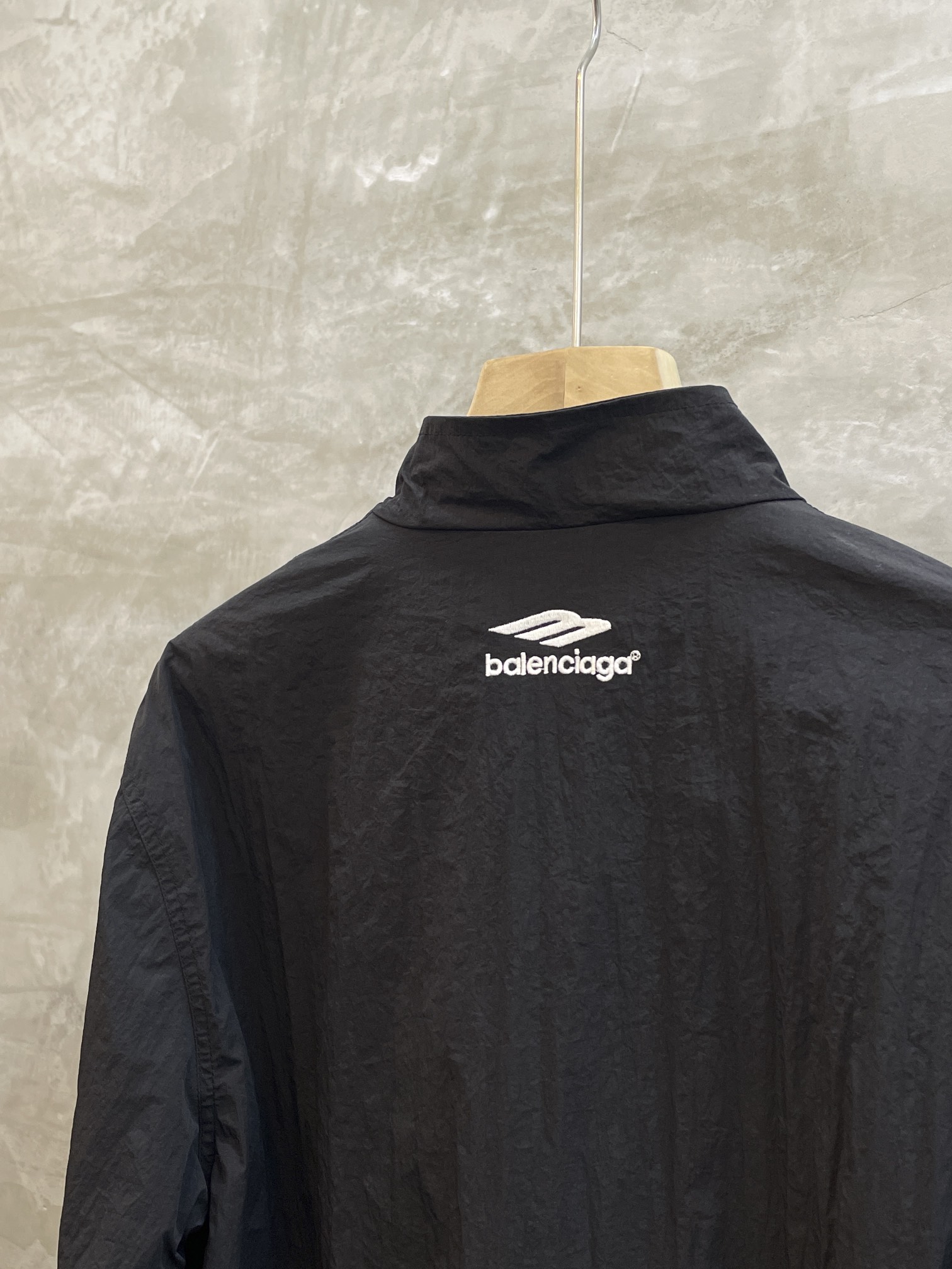 Balenciaga 3B Sports Icon Small Fit Tracksuit Jacket Black/White Logo（704505TKO481000）