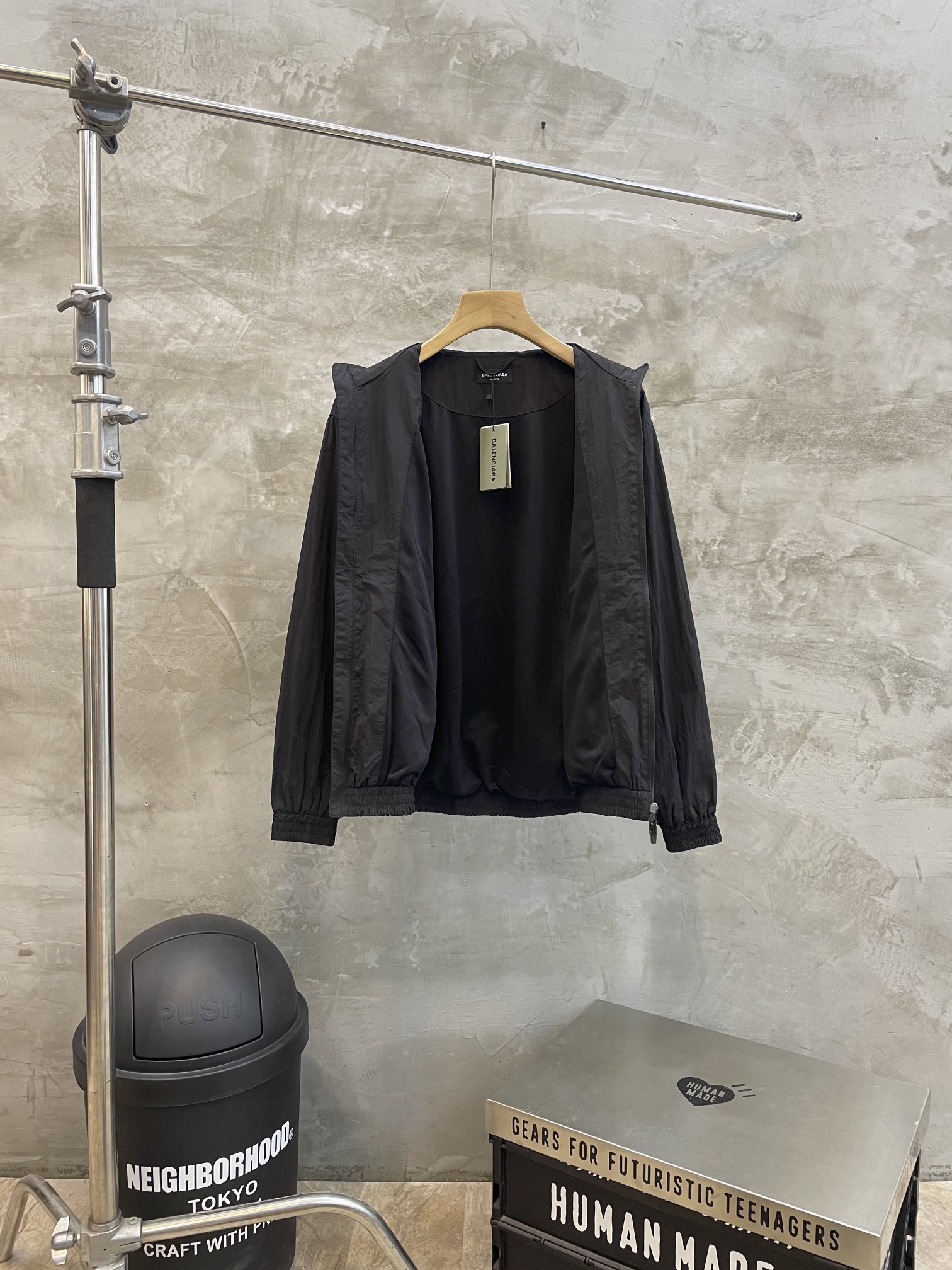 Balenciaga 3B Sports Icon Small Fit Tracksuit Jacket Black/White Logo（704505TKO481000）